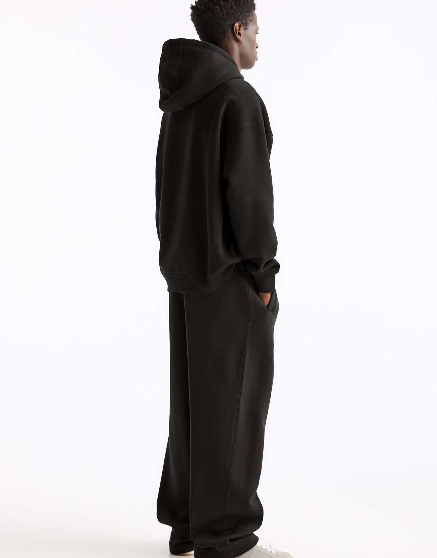 Pull&Bear heavyweight wide leg joggers in black