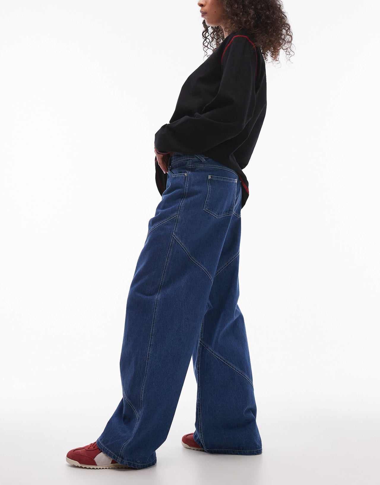 Resume wide leg boyfriend jeans in indigo denim with contrast stitch