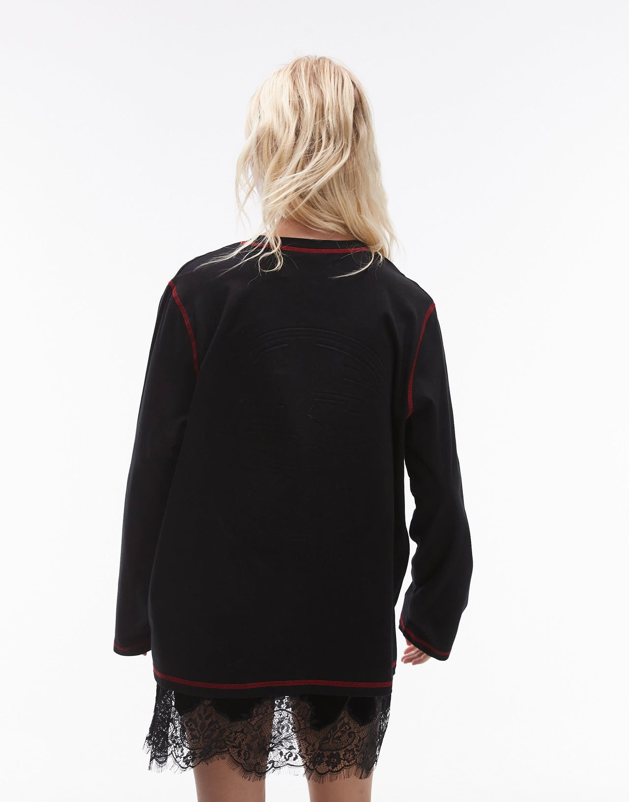 Resume oversized long sleeve t-shirt with red contrast stitching
