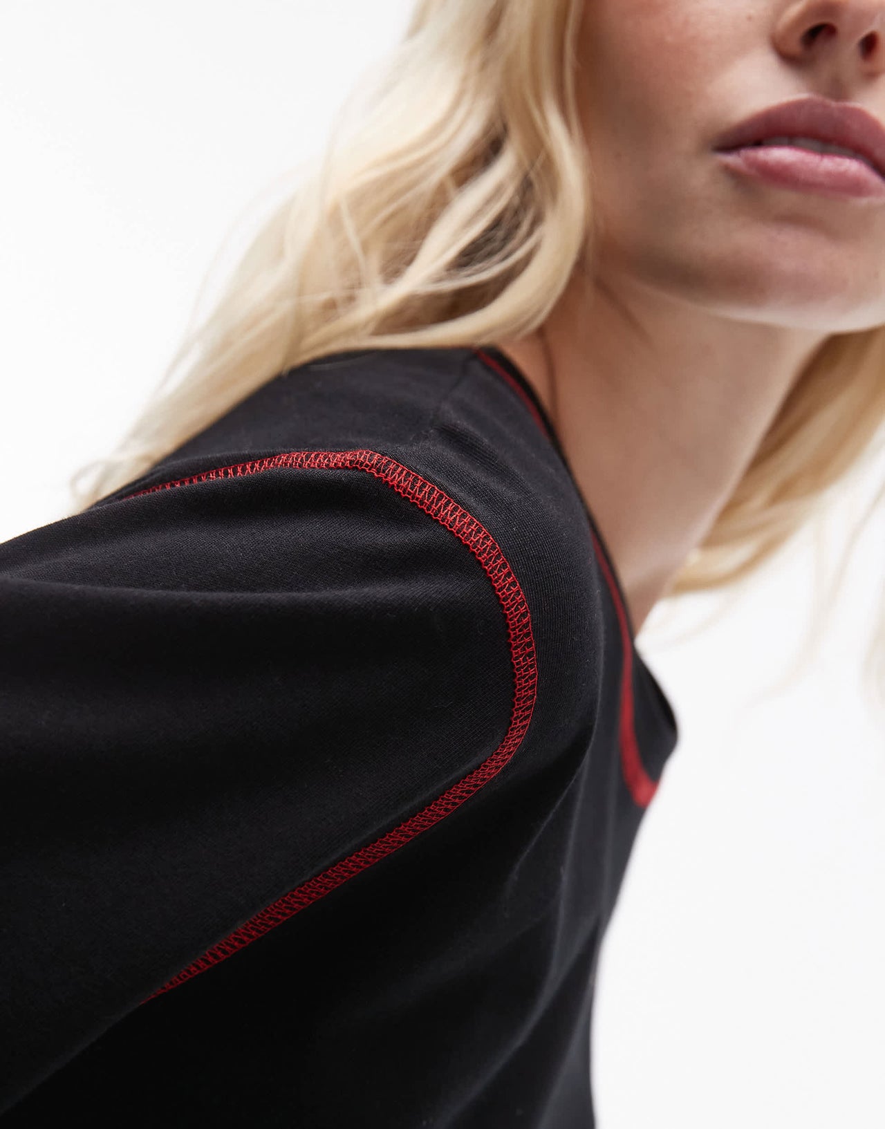 Resume oversized long sleeve t-shirt with red contrast stitching