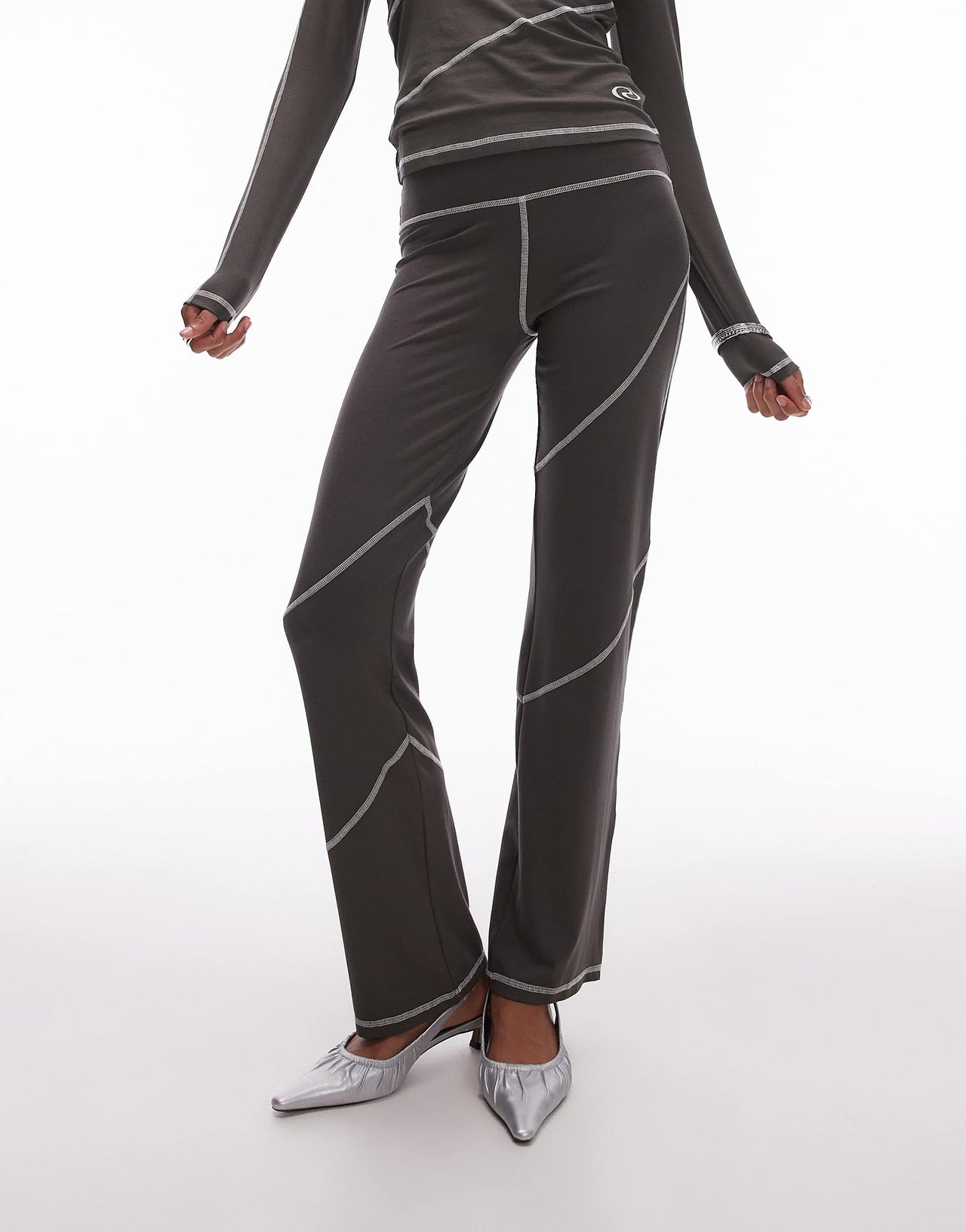 Resume low rise straight leg fitted sporty trousers with contrast seams in brown co-ord