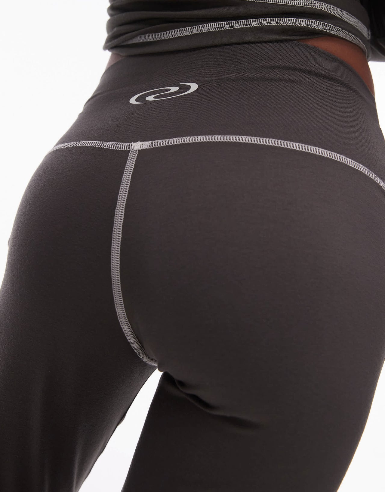 Resume low rise straight leg fitted sporty trousers with contrast seams in brown co-ord