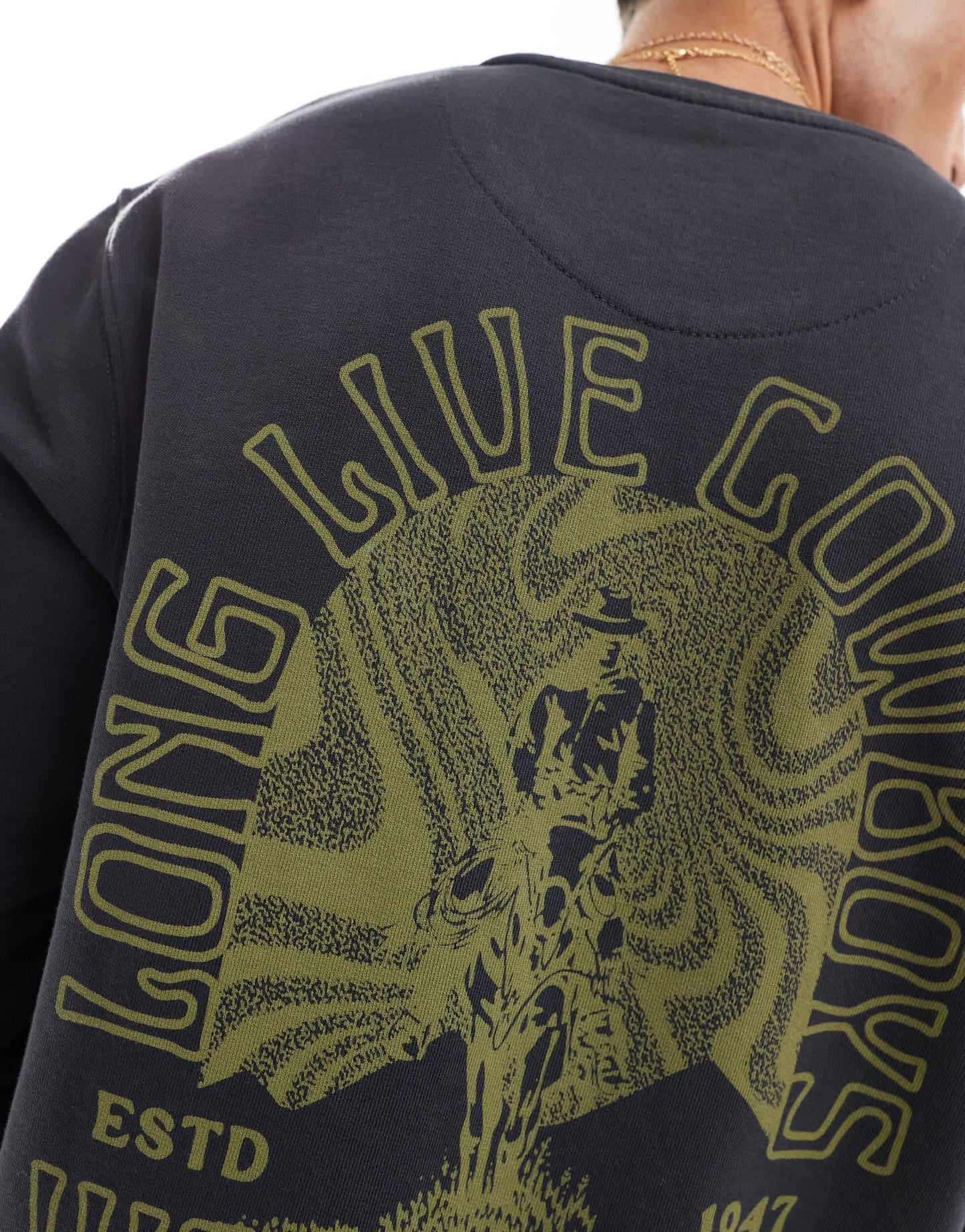 Wrangler cowboy back logo sweatshirt in faded black