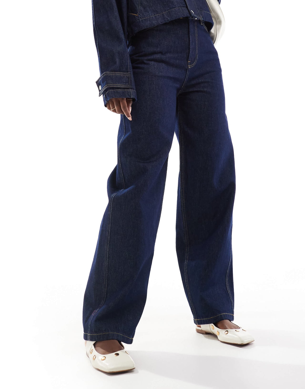 ASOS DESIGN tailored barrel jeans in rinse wash