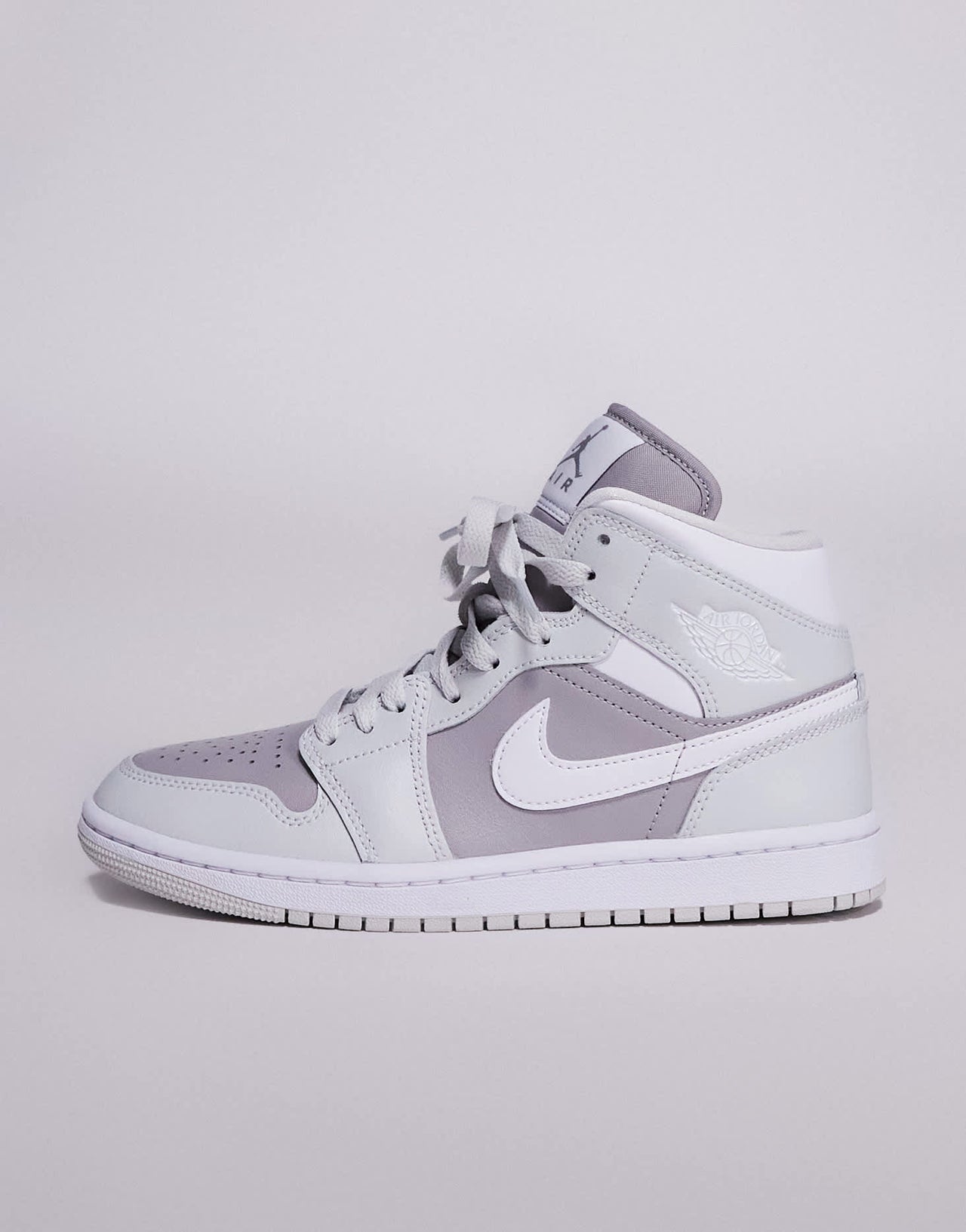 Nike Air Jordan Mid 365 trainers in grey and white