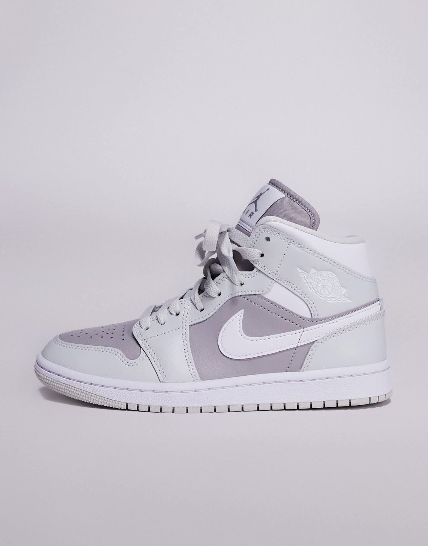 Nike Air Jordan Mid 365 trainers in grey and white