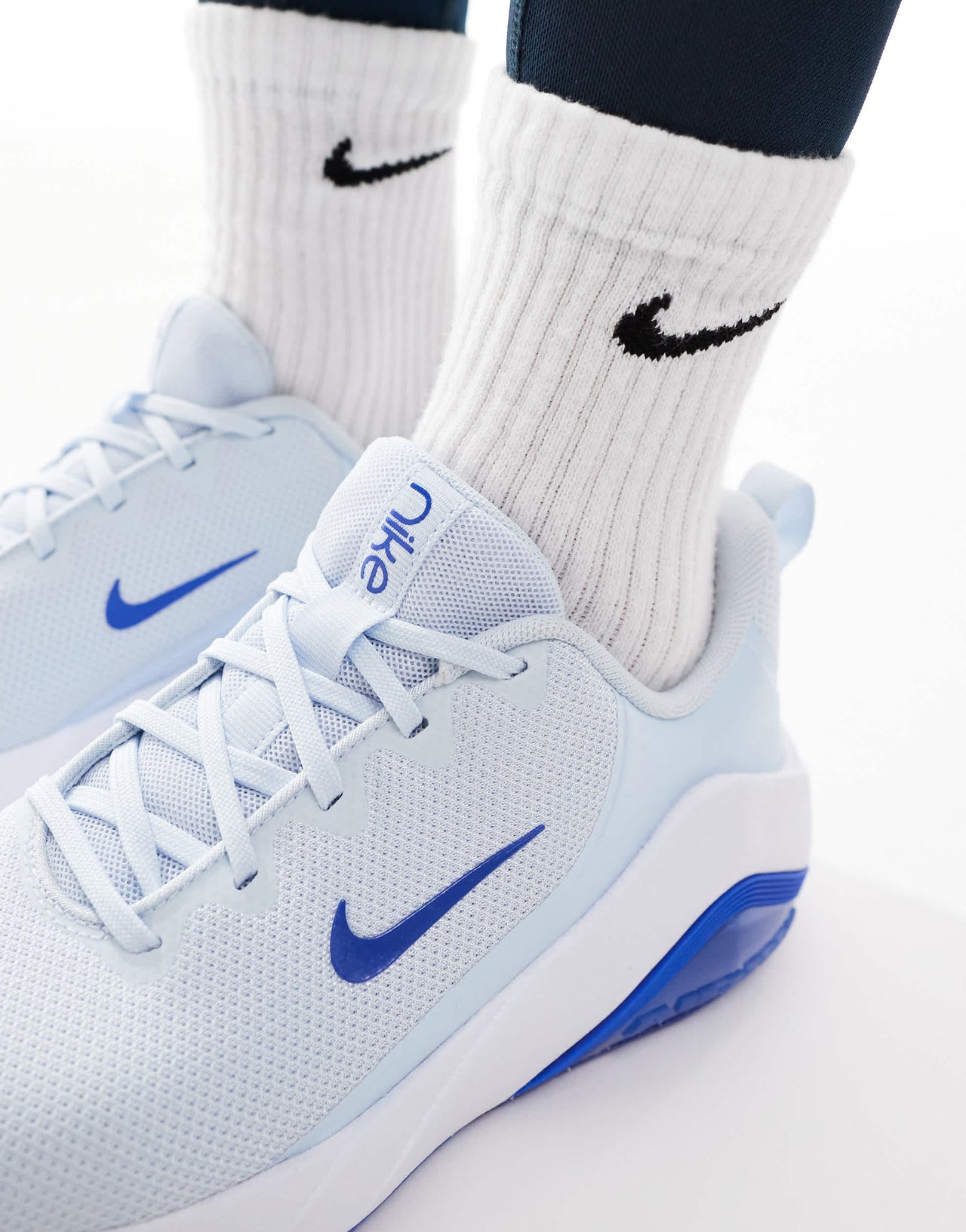 Nike Training Air Zoom Bella 7 trainers in blue and white