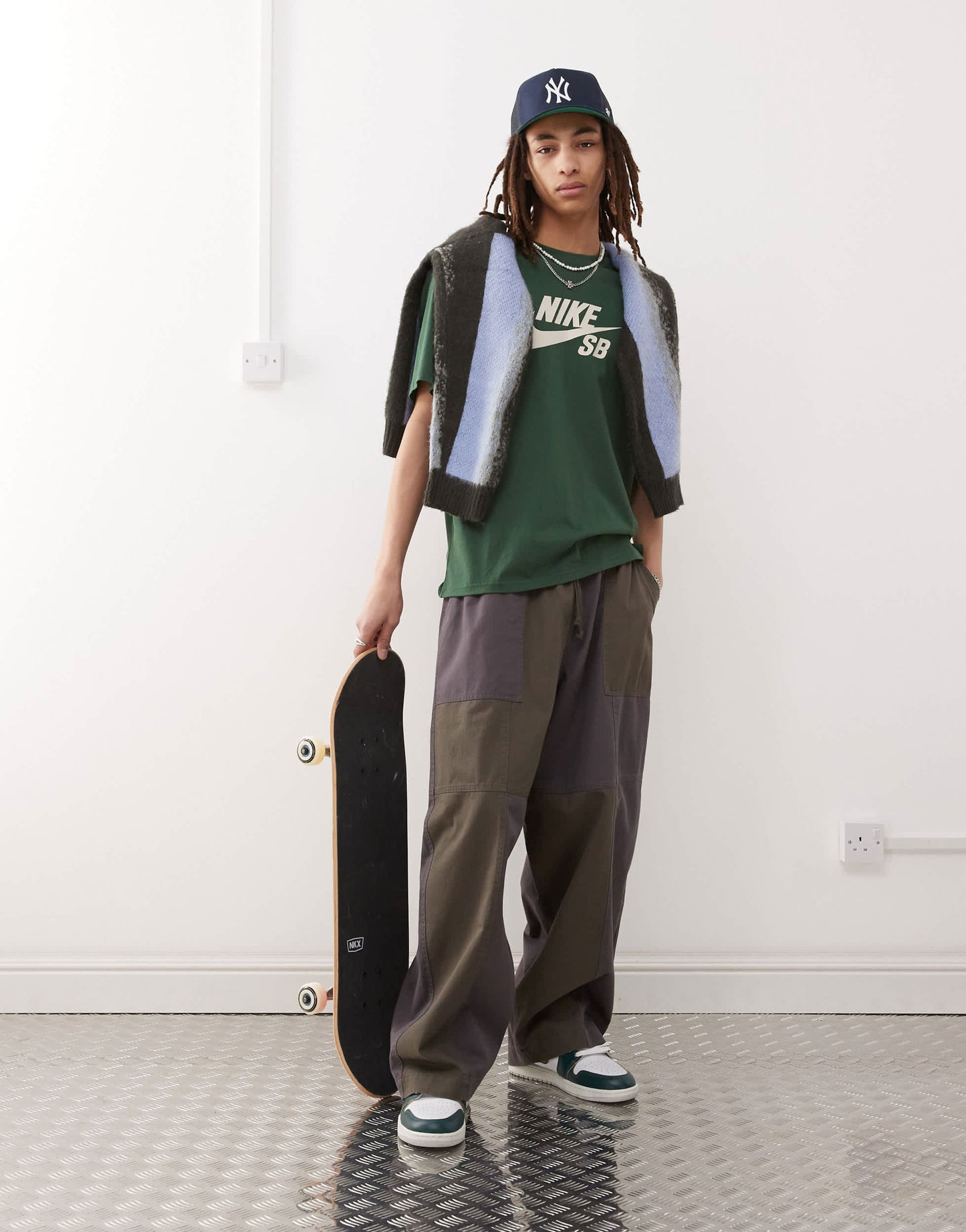 Nike SB centre logo t-shirt in green