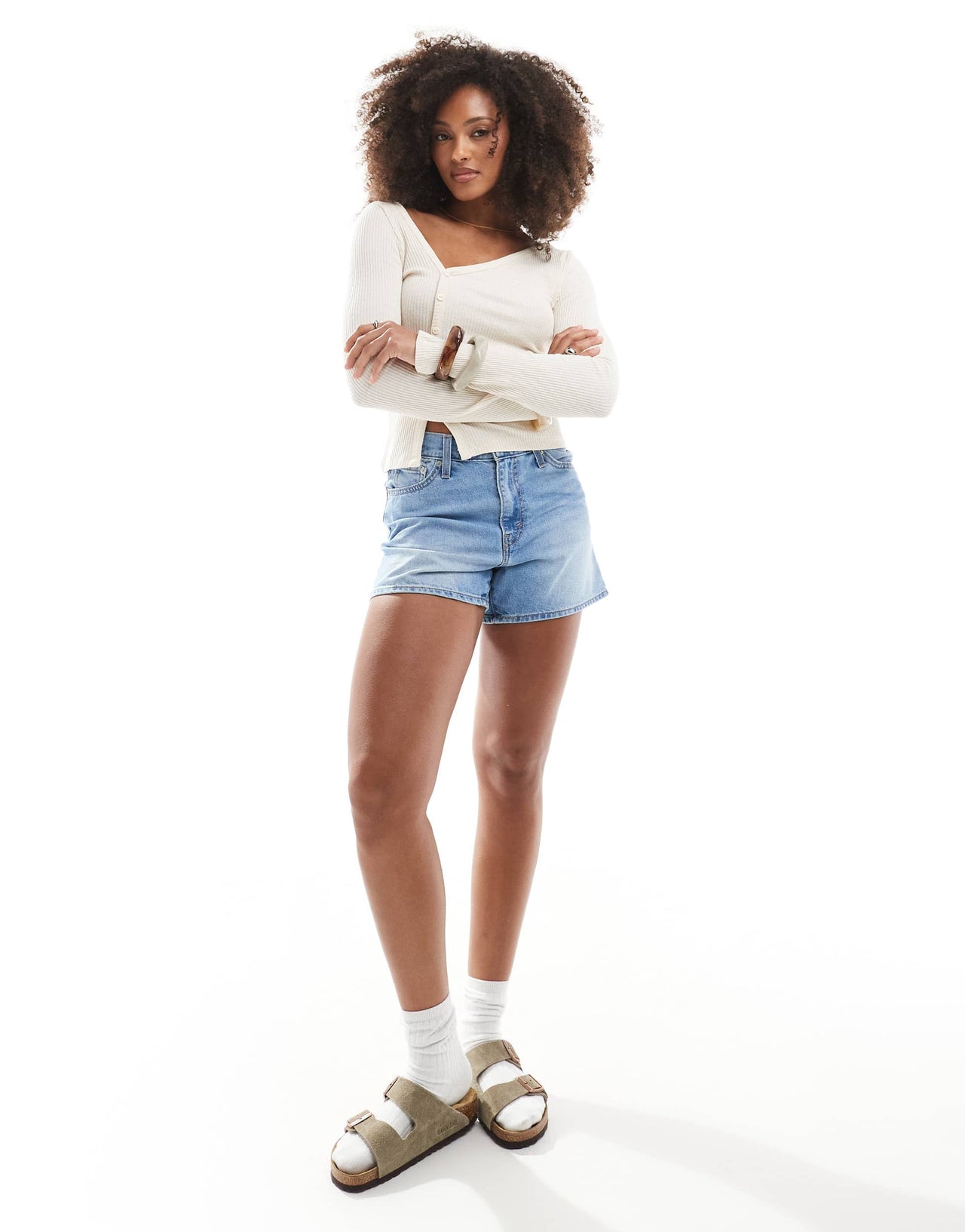 Levi's 80s mom shorts in light blue