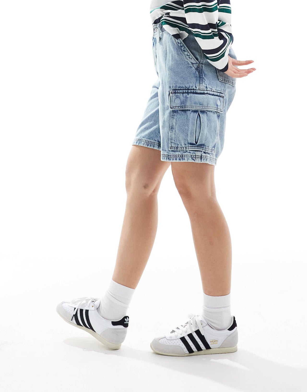 Levi's baggy cargo denim shorts in mid blue