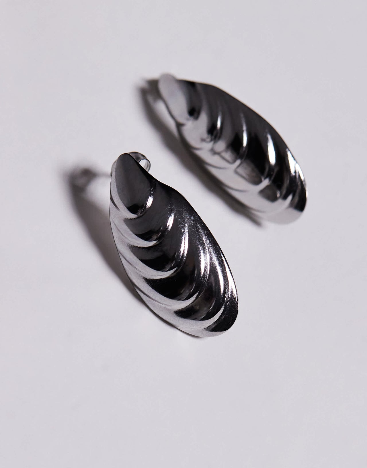 8 Other Reasons ridged large stud earrings in rhodium plated