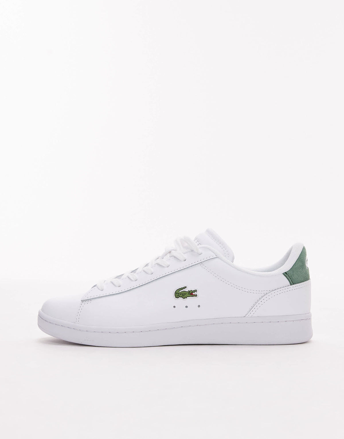 Lacoste Carnaby trainer in white/green