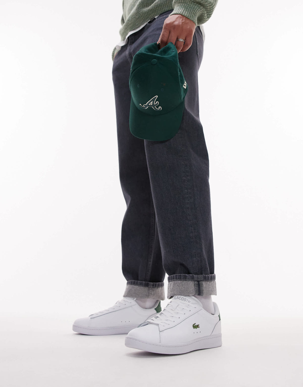 Lacoste Carnaby trainer in white/green