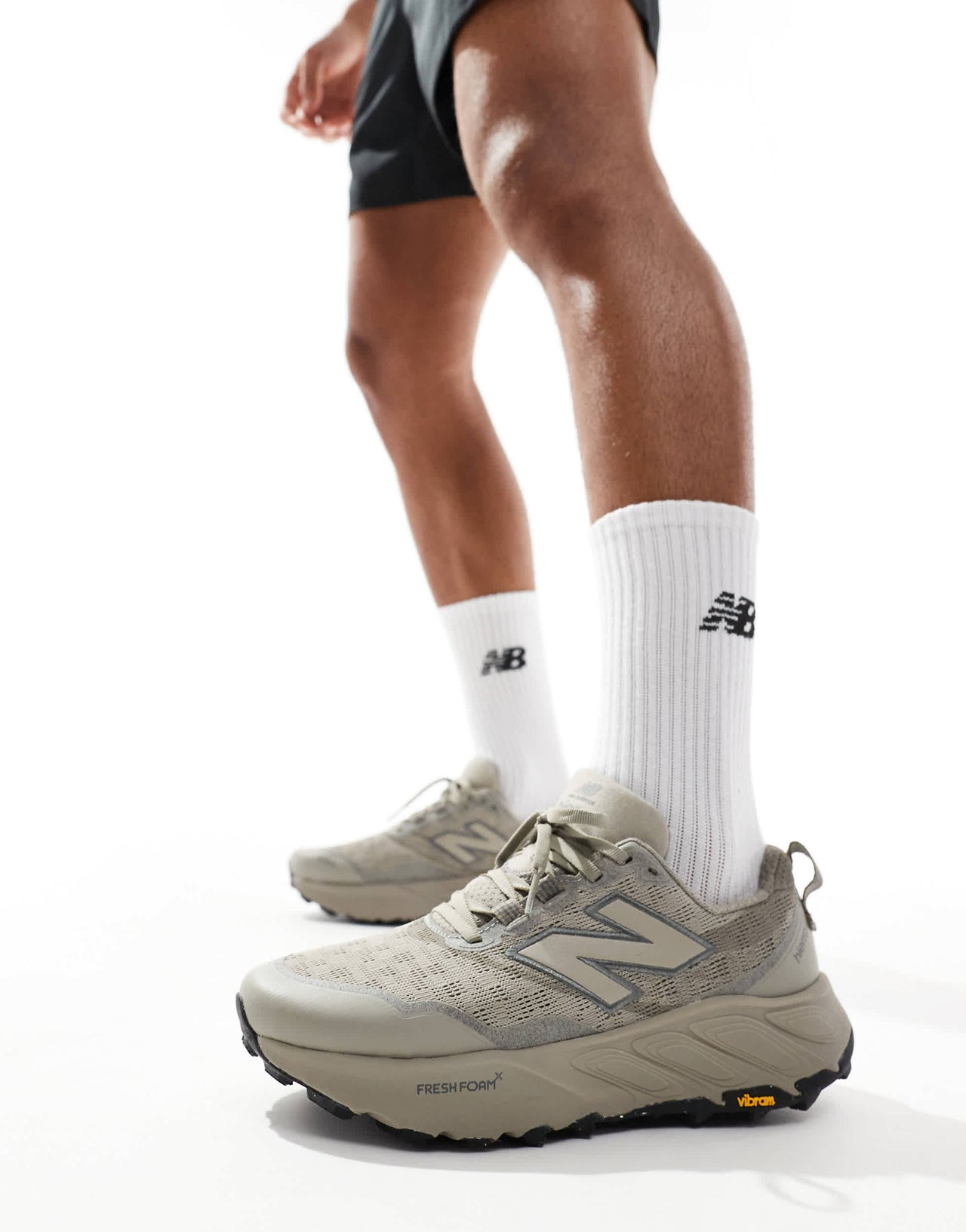 New Balance Hierro running trainers in brown