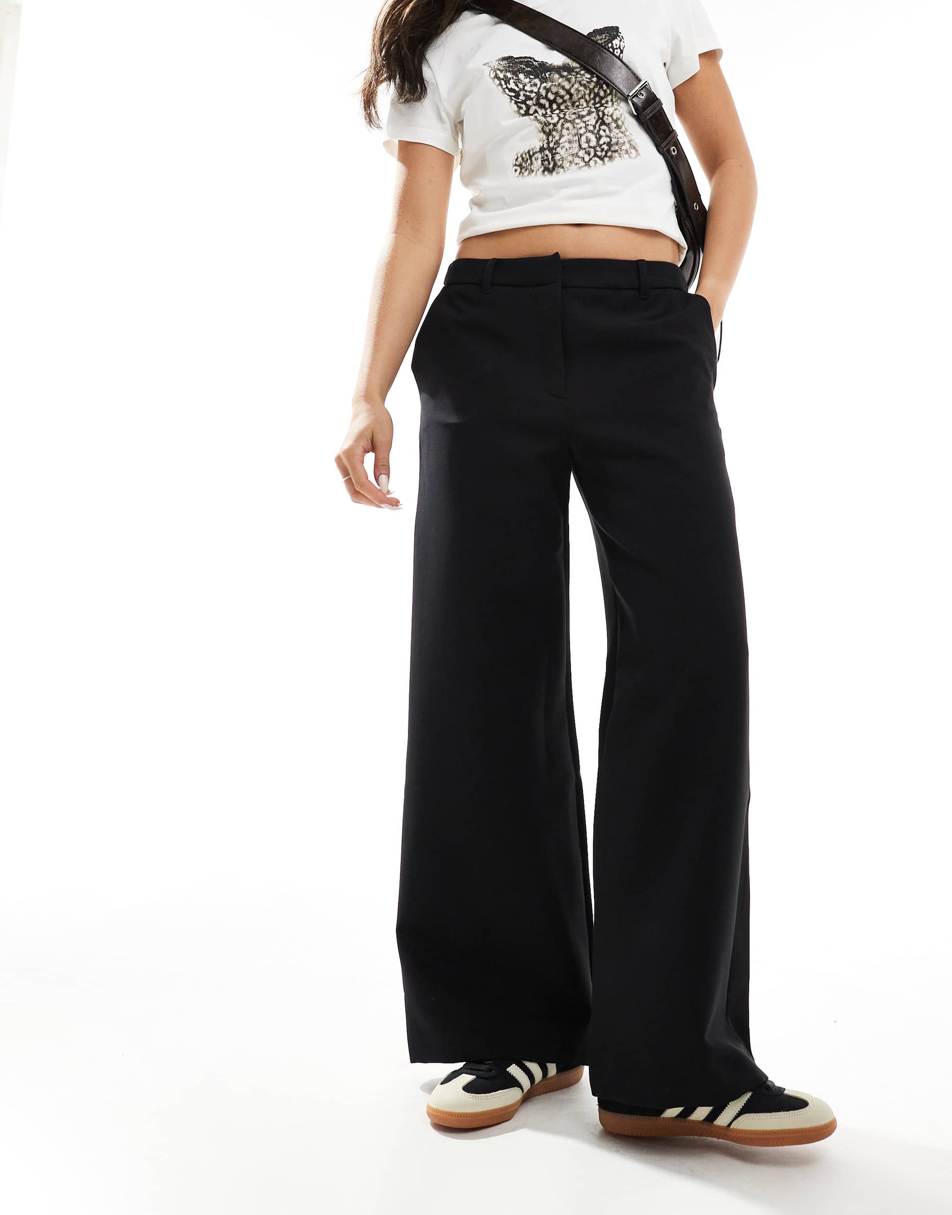 New Look low rise wide leg trousers in black
