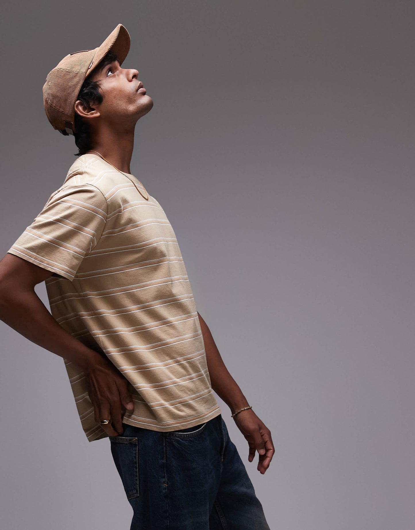 Levi's the essential relaxed fit jacquard stripe t-shirt in tan