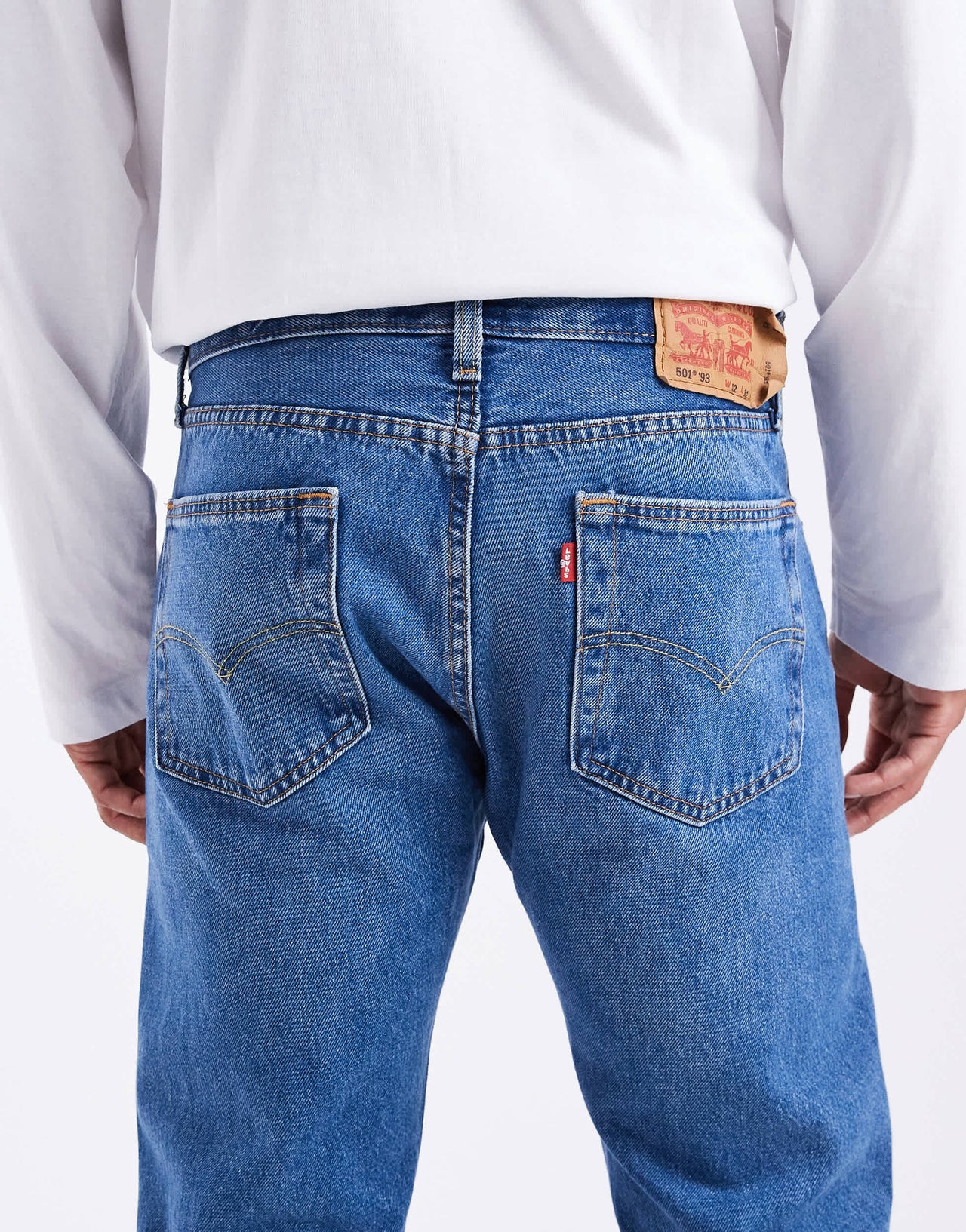 Levi's 501 '93 relaxed straight jeans in mid wash