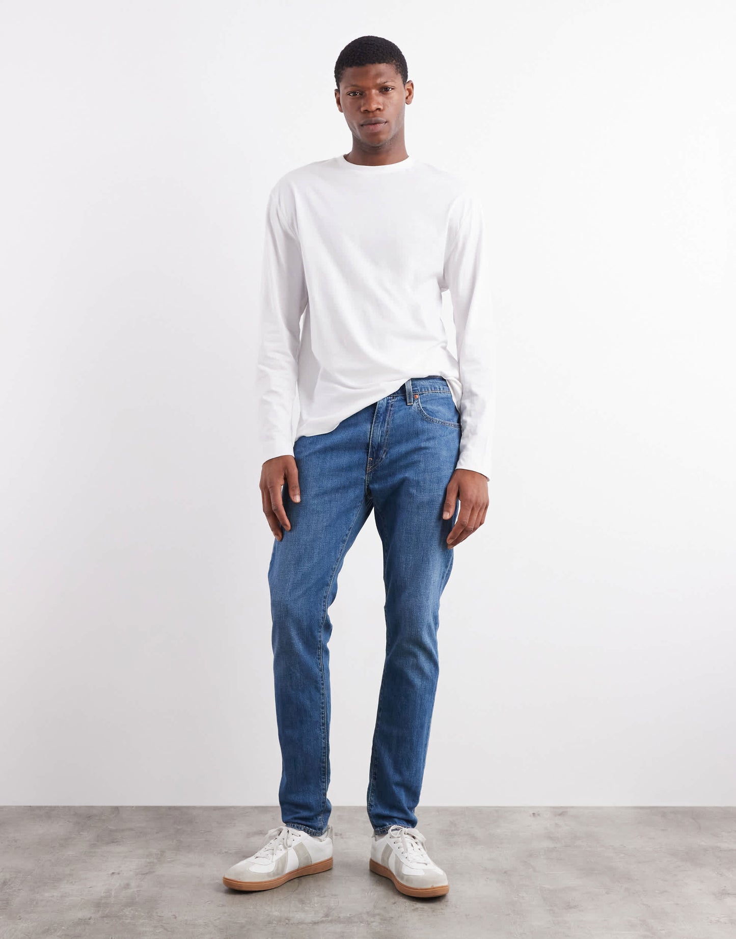 Levi's 512 slim tapered jeans in mid wash