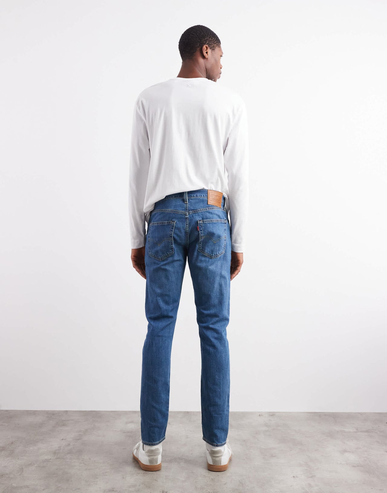 Levi's 512 slim tapered jeans in mid wash