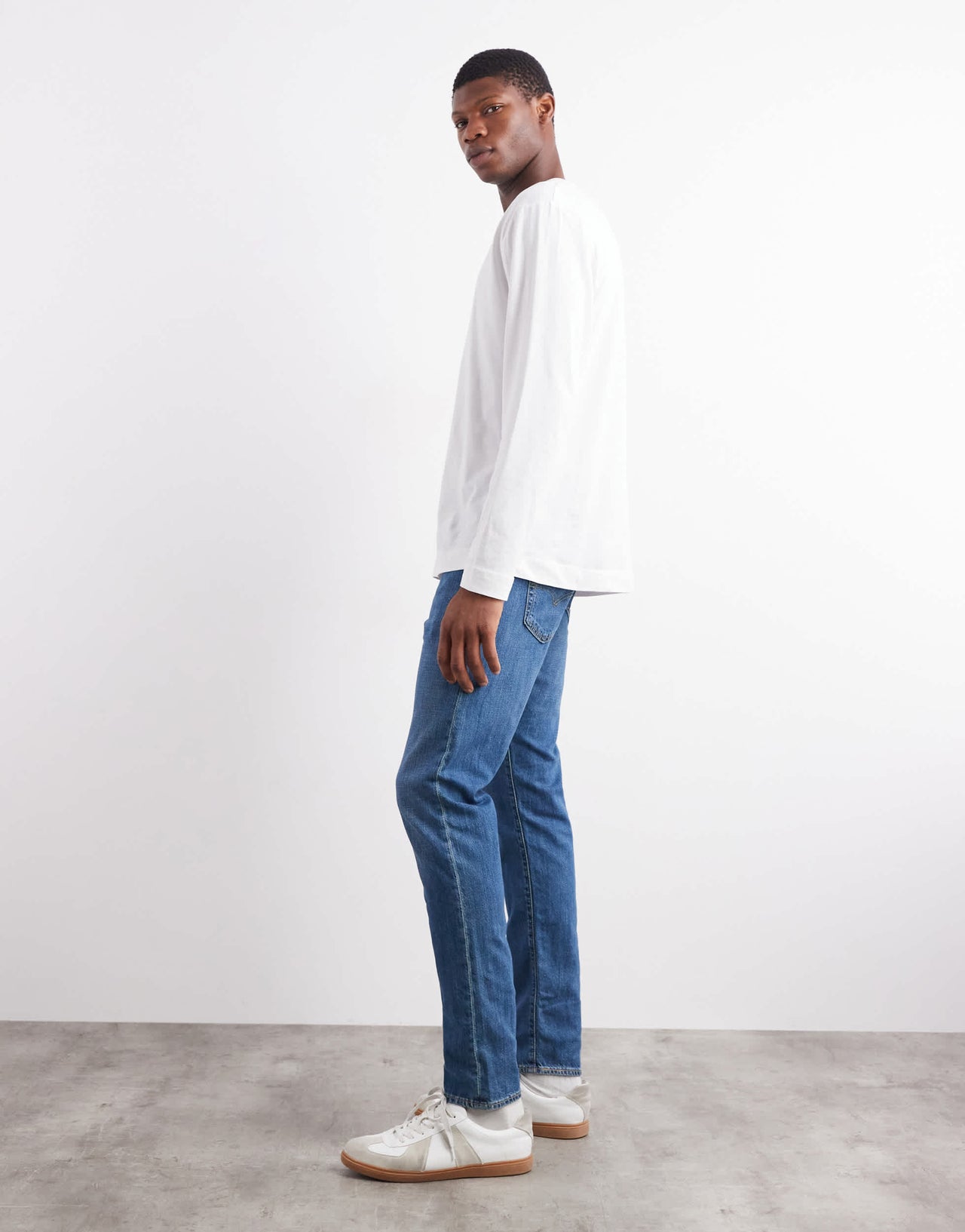 Levi's 512 slim tapered jeans in mid wash