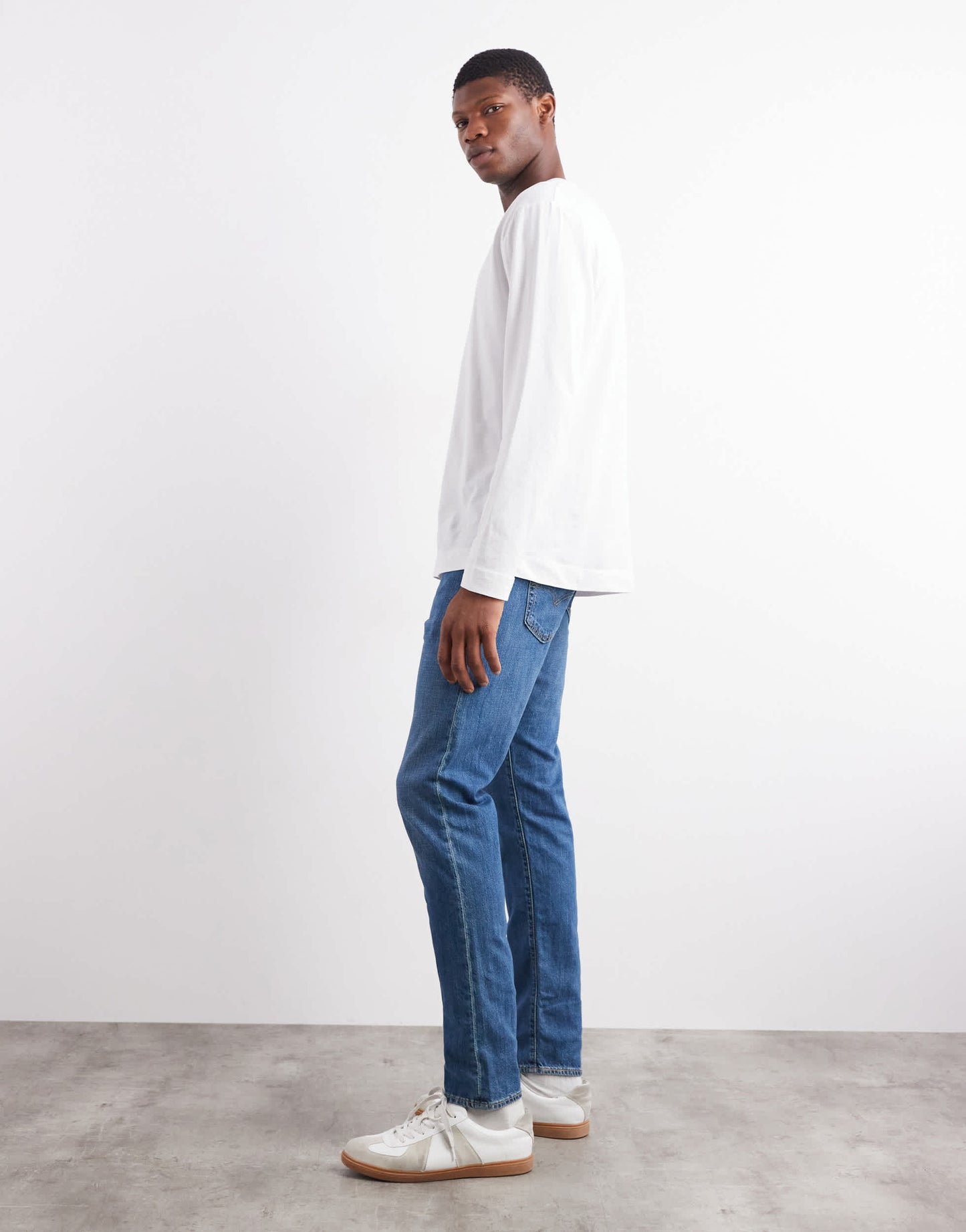 Levi's 512 slim tapered jeans in mid wash