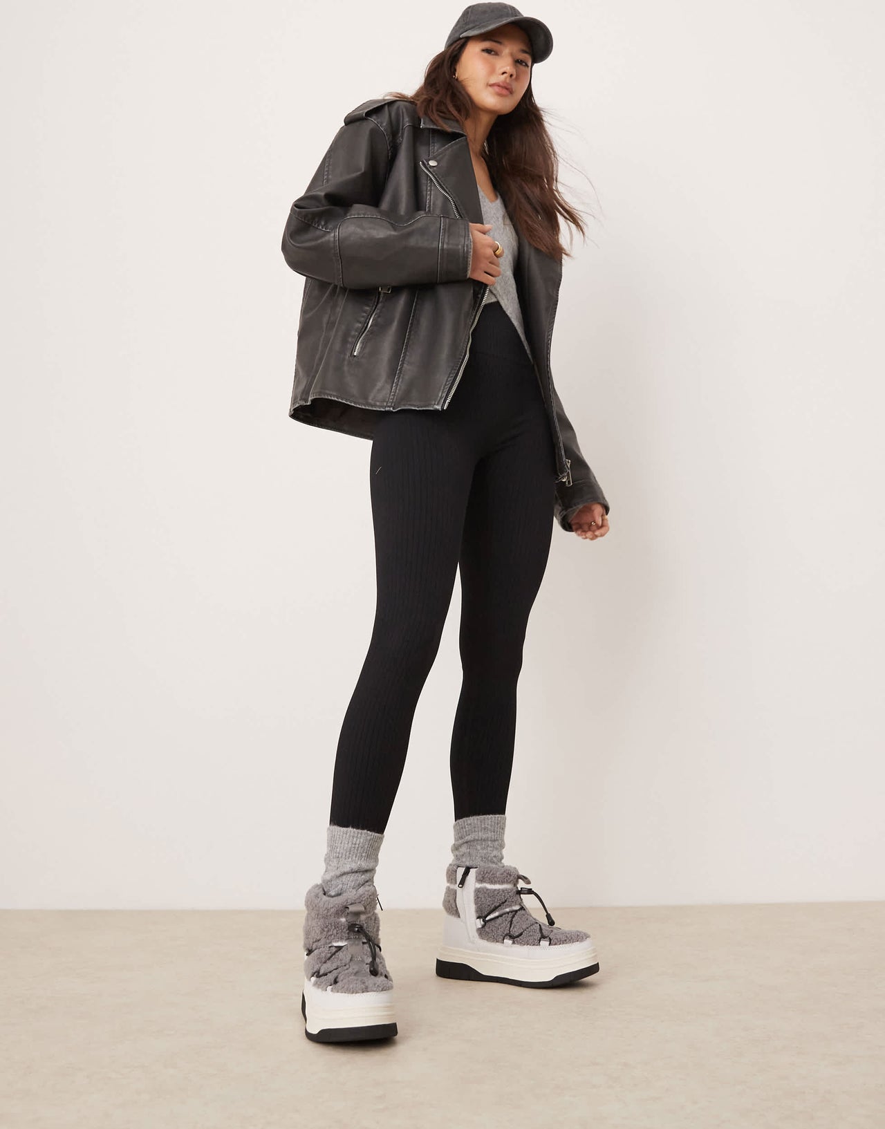 Pajar Janie Low snow boot in charcoal