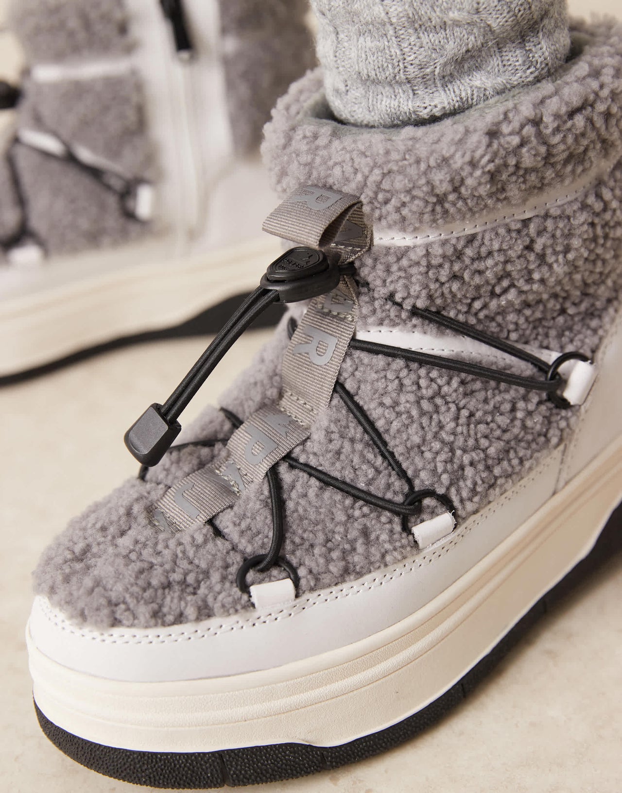 Pajar Janie Low snow boot in charcoal