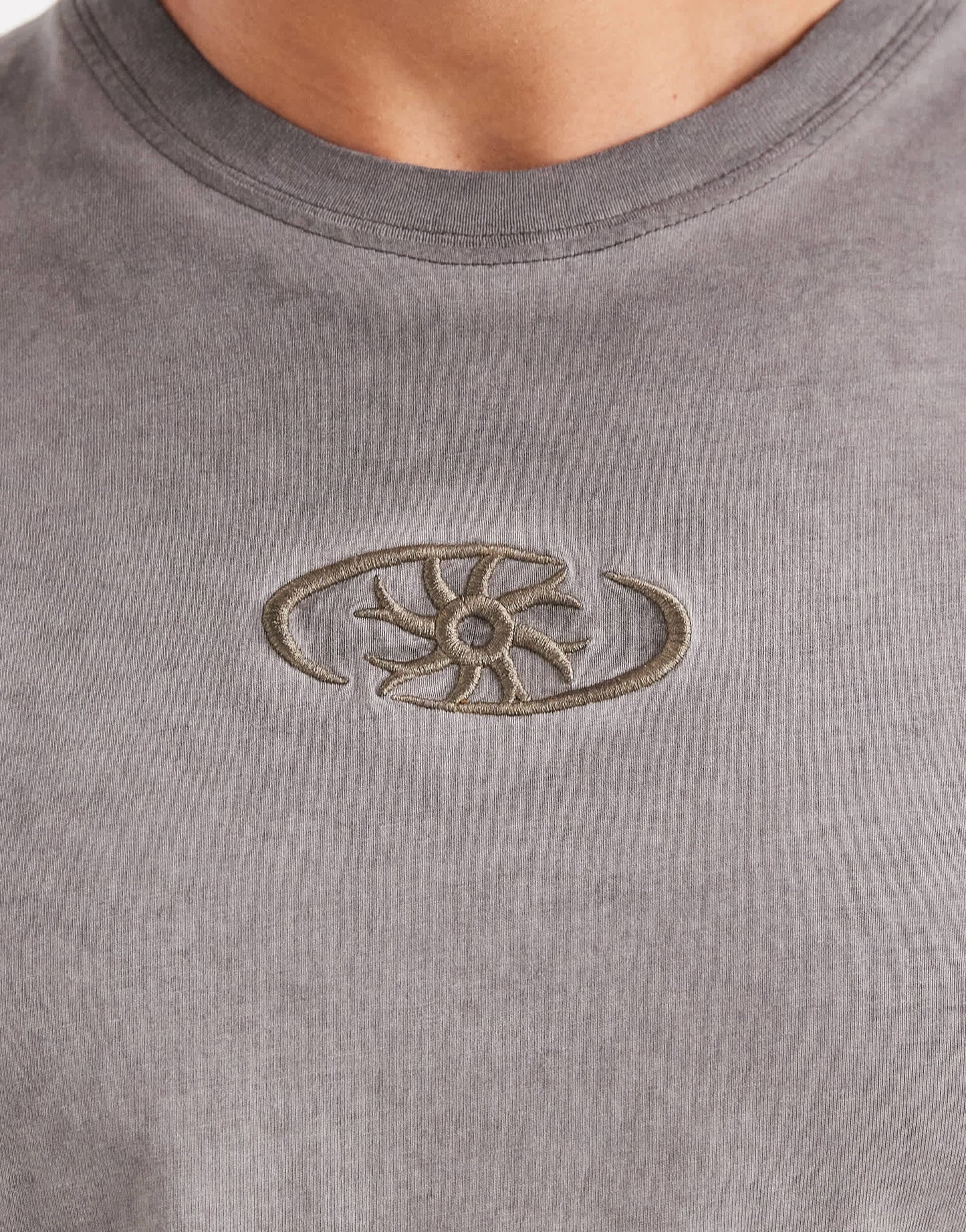 Bershka chest embroidered washed t-shirt in charcoal