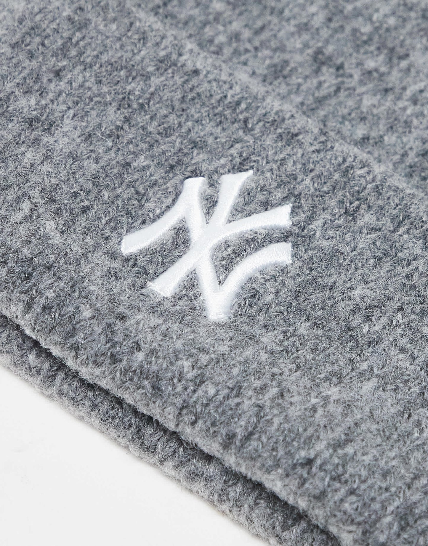 New Era NY Yankees cuff beanie in grey marl