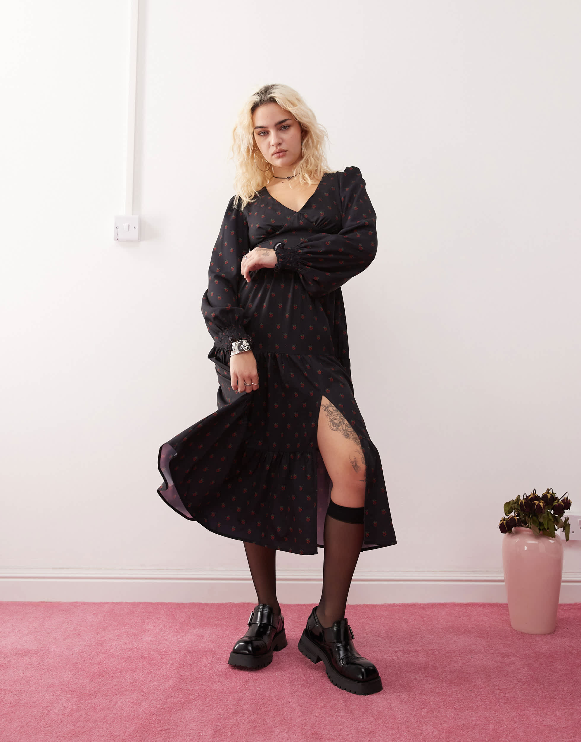 Daisy Street v neck long sleeve midi tea dress in black and red ditsy floral