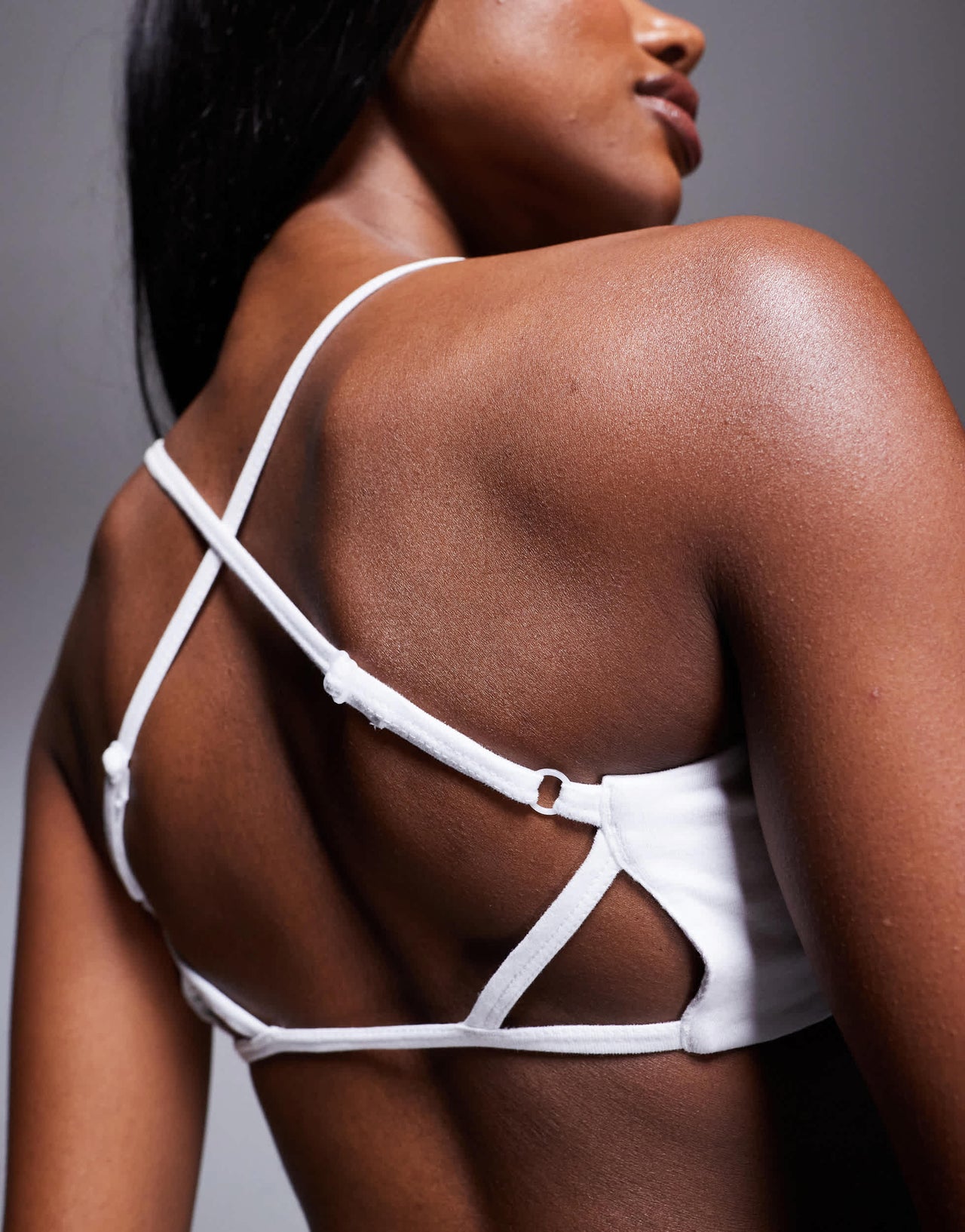 4505 light support ruched front strap back sports bra in white