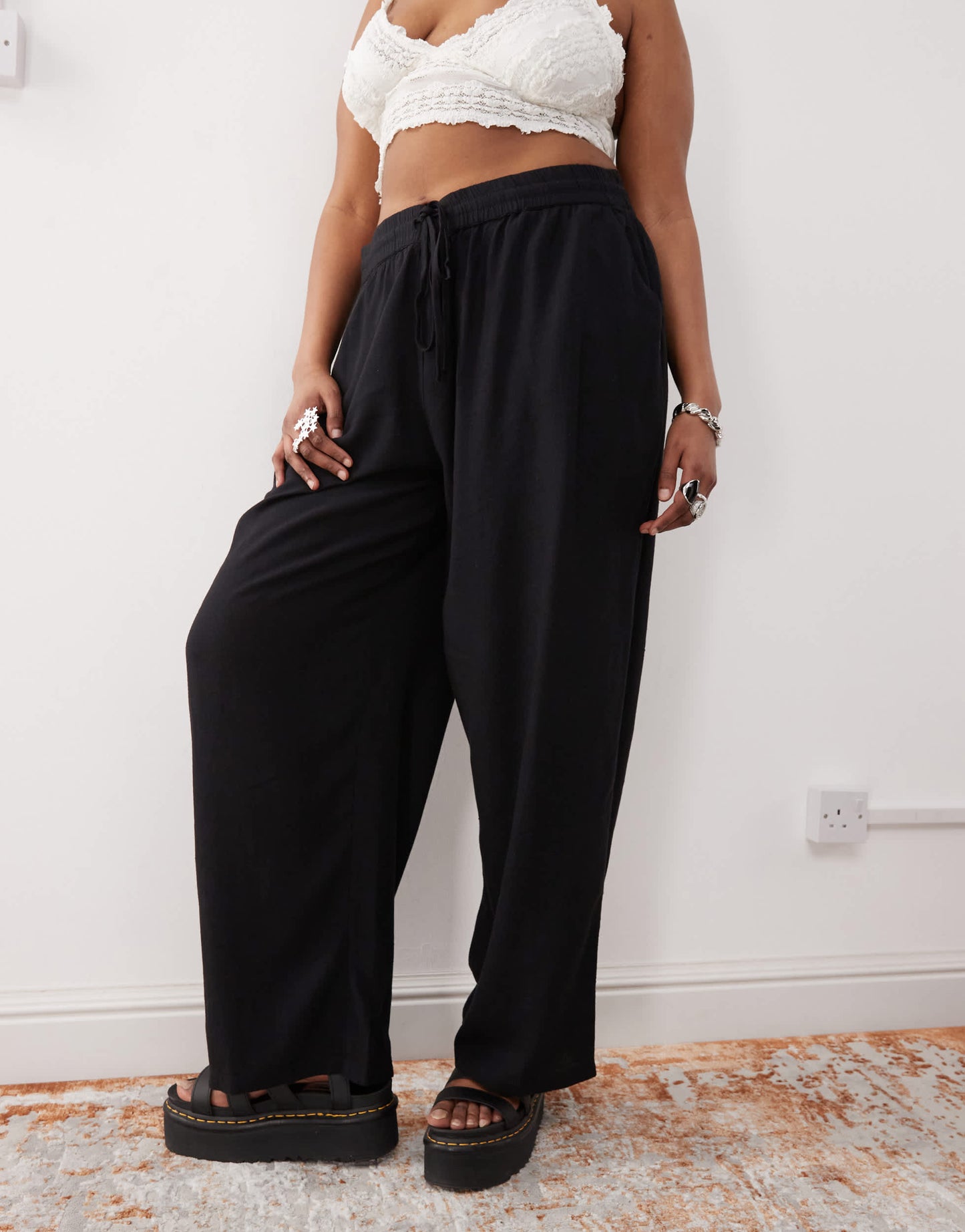 Noisy May Curve loose fit linen mix trouser in black