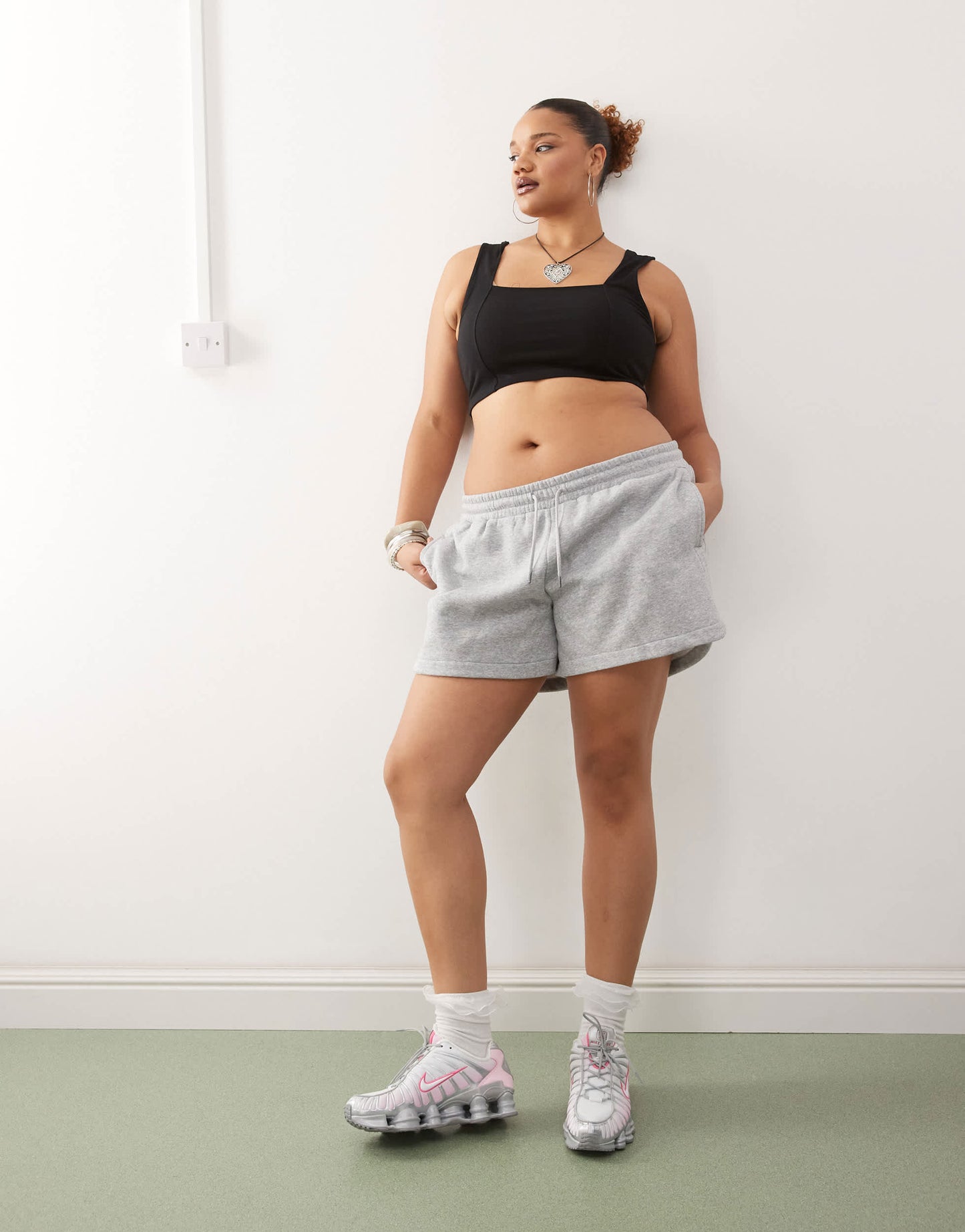Noisy May Curve elasticated waist shorts in light grey