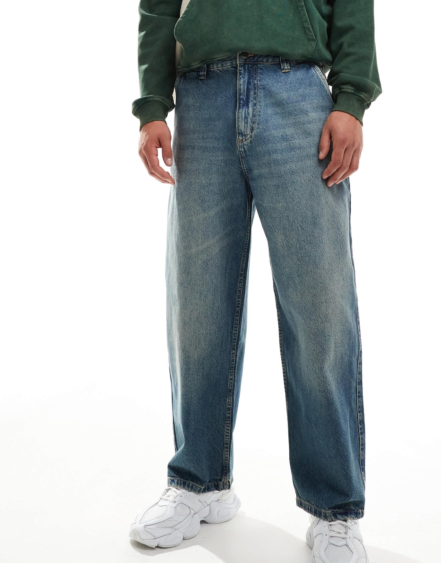 Pull&Bear skater fit jean in blue with yellow cast