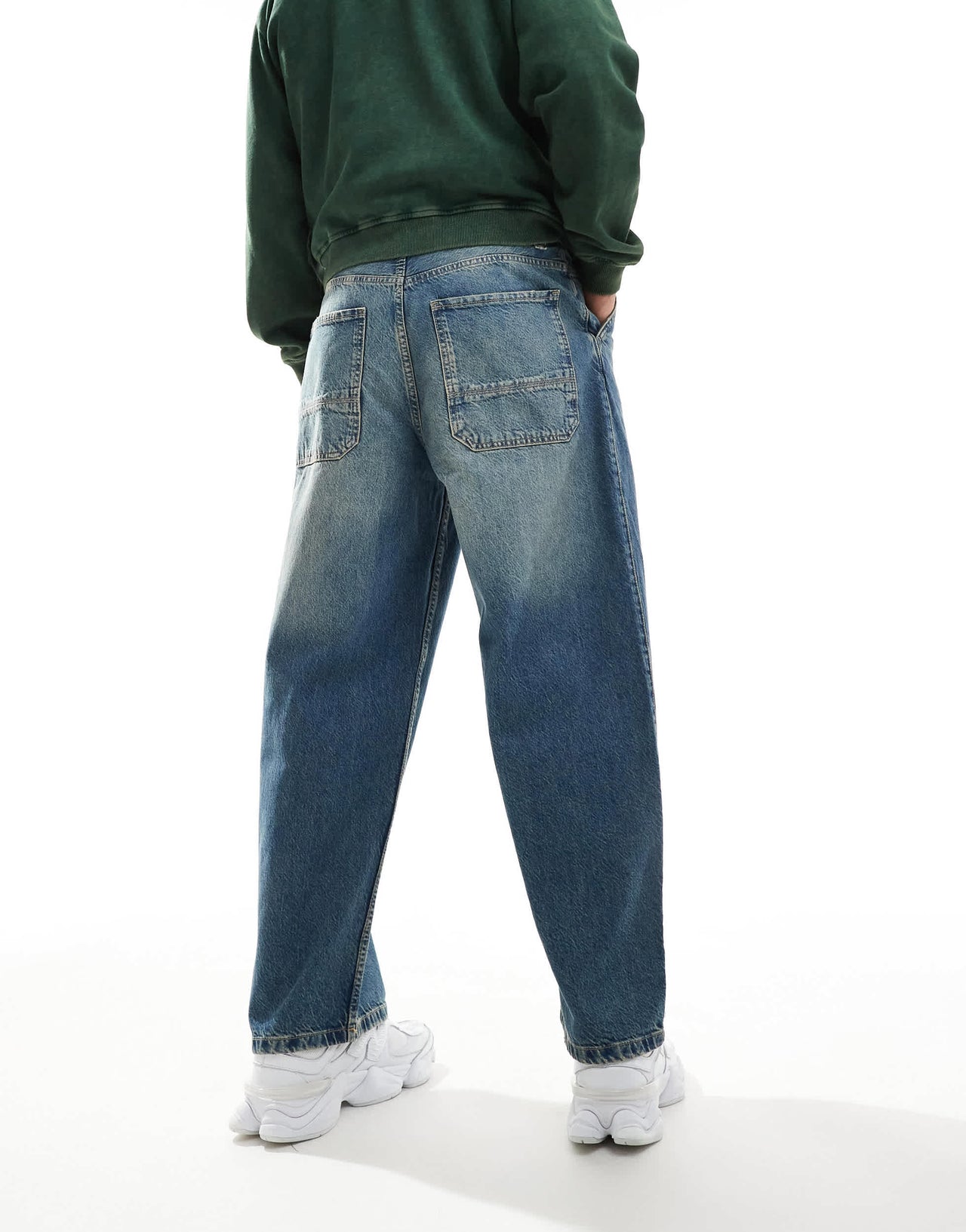 Pull&Bear skater fit jean in blue with yellow cast