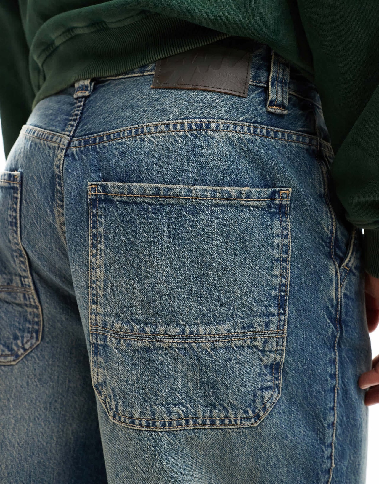 Pull&Bear skater fit jean in blue with yellow cast