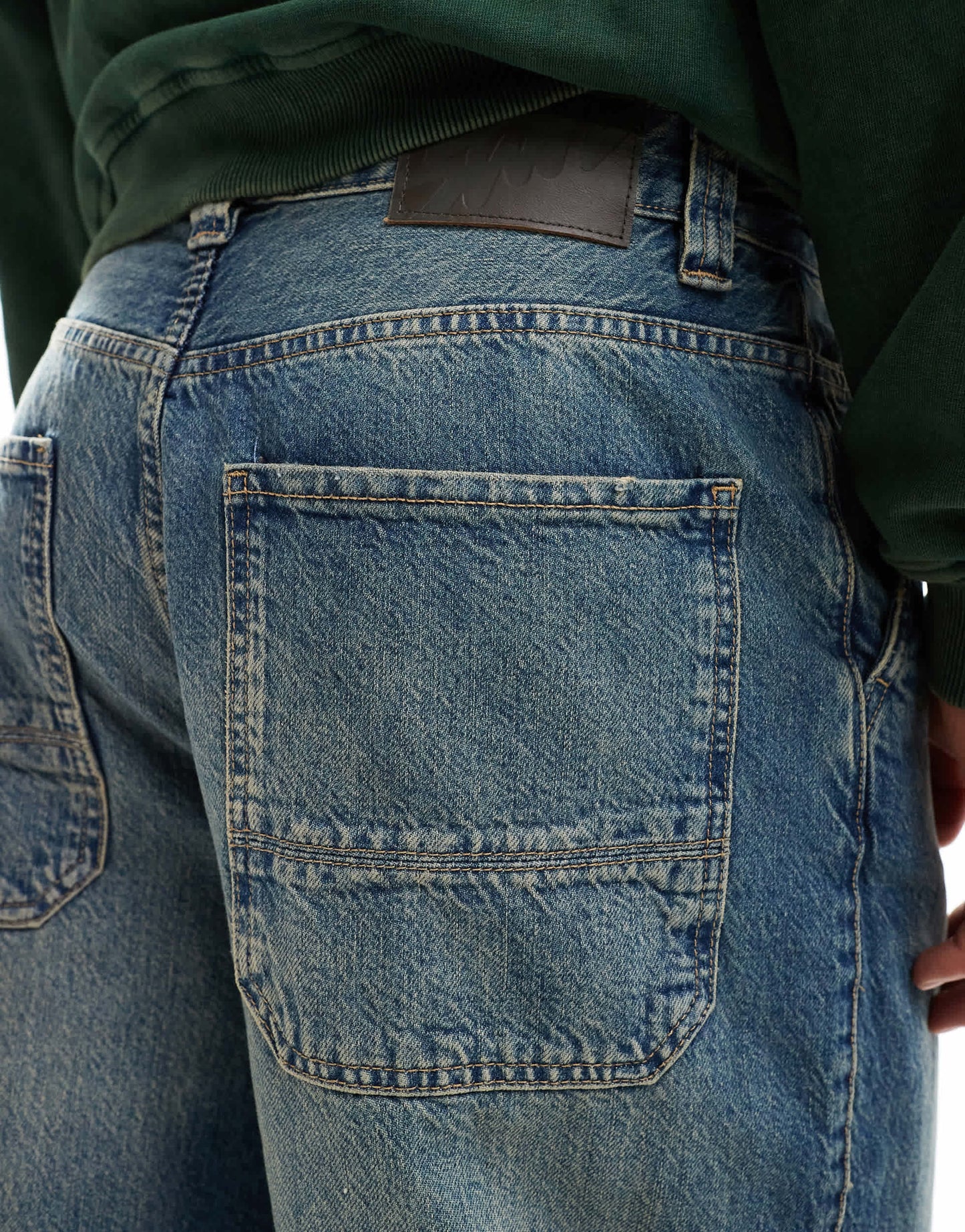 Pull&Bear skater fit jean in blue with yellow cast
