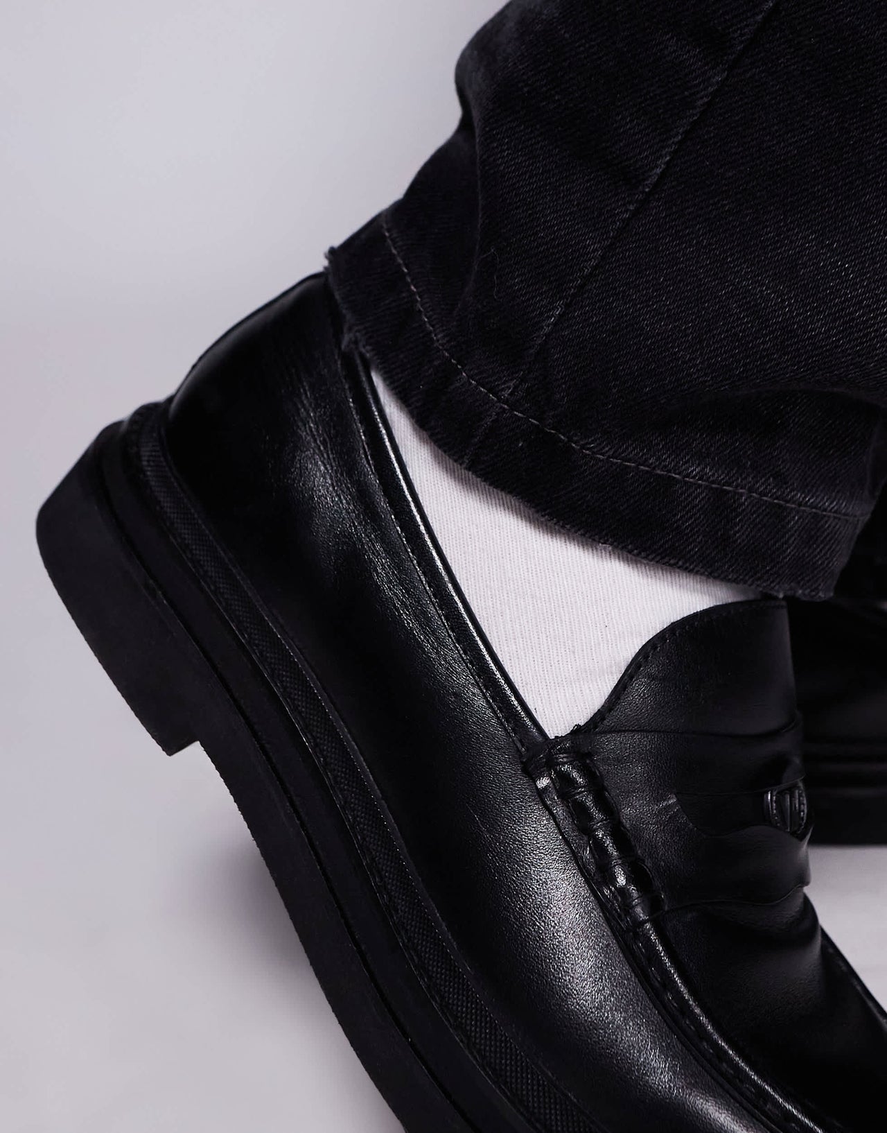 Walk London Brooklyn penny loafer in black leather