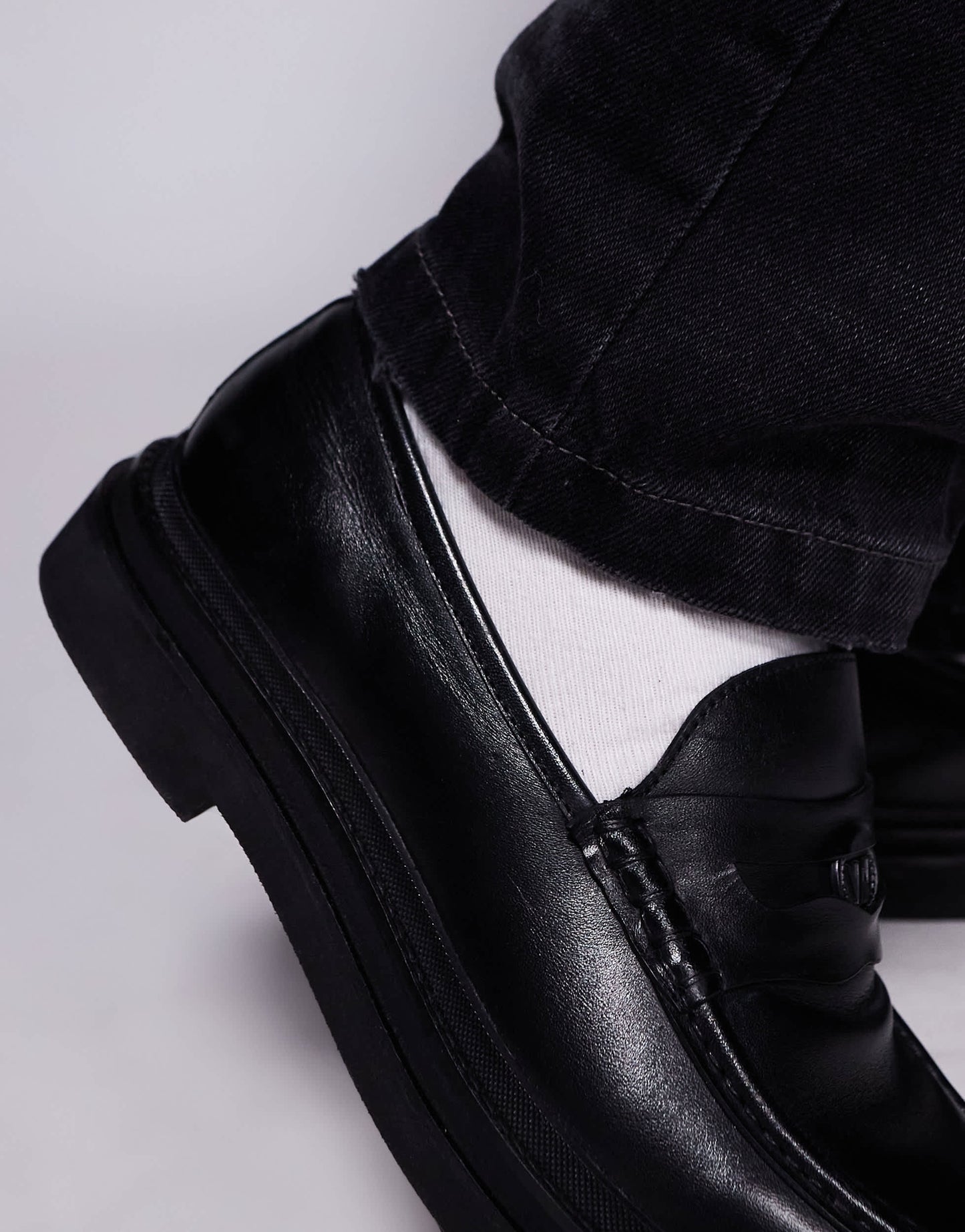 Walk London Brooklyn penny loafer in black leather
