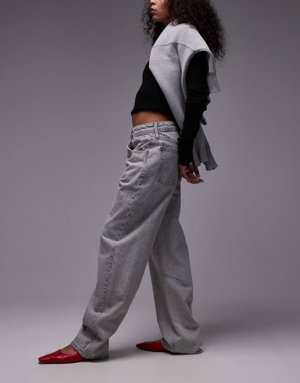 Mango medium waist barrel leg jean in washed grey