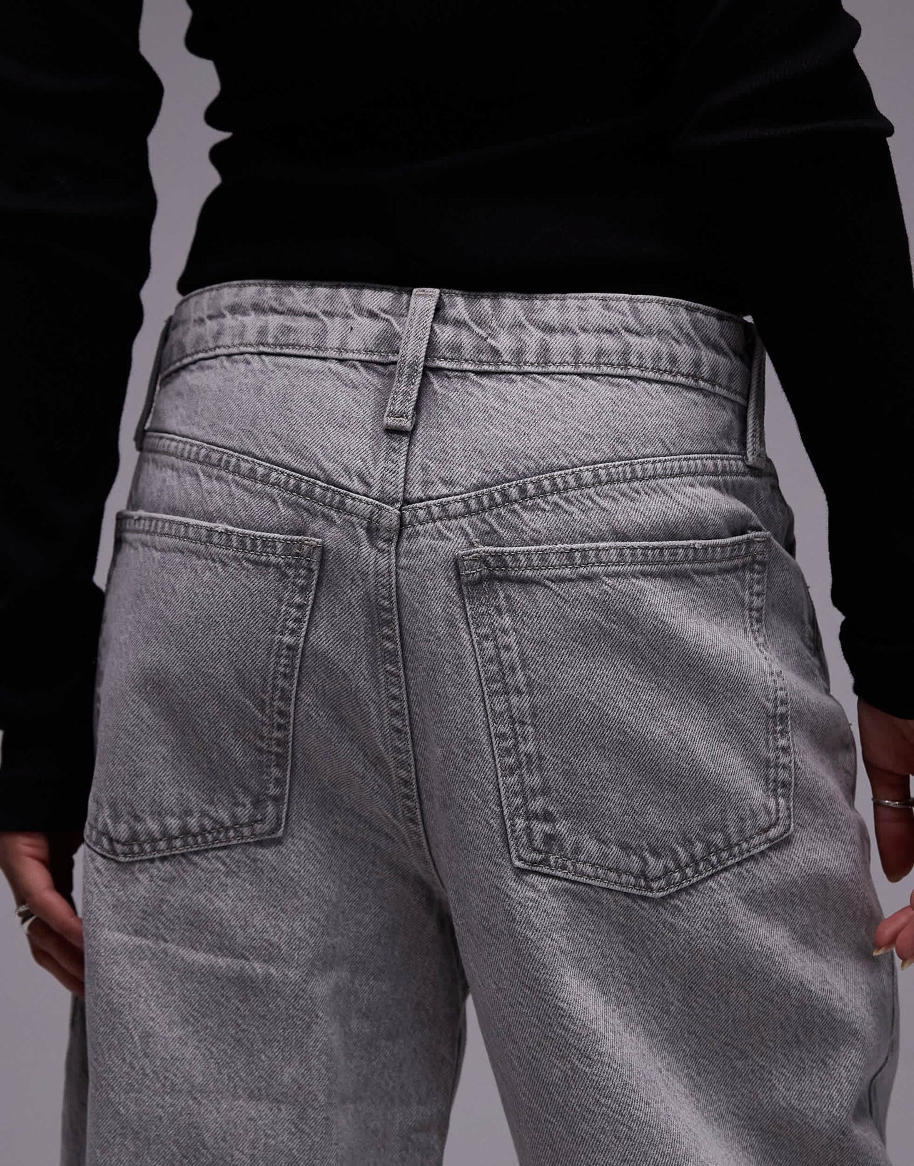 Mango medium waist barrel leg jean in washed grey