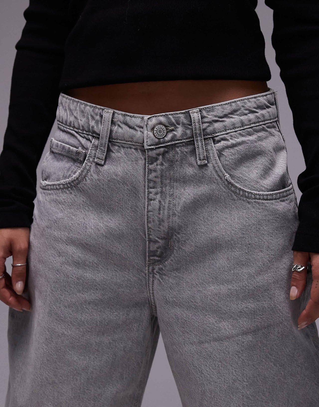 Mango medium waist barrel leg jean in washed grey