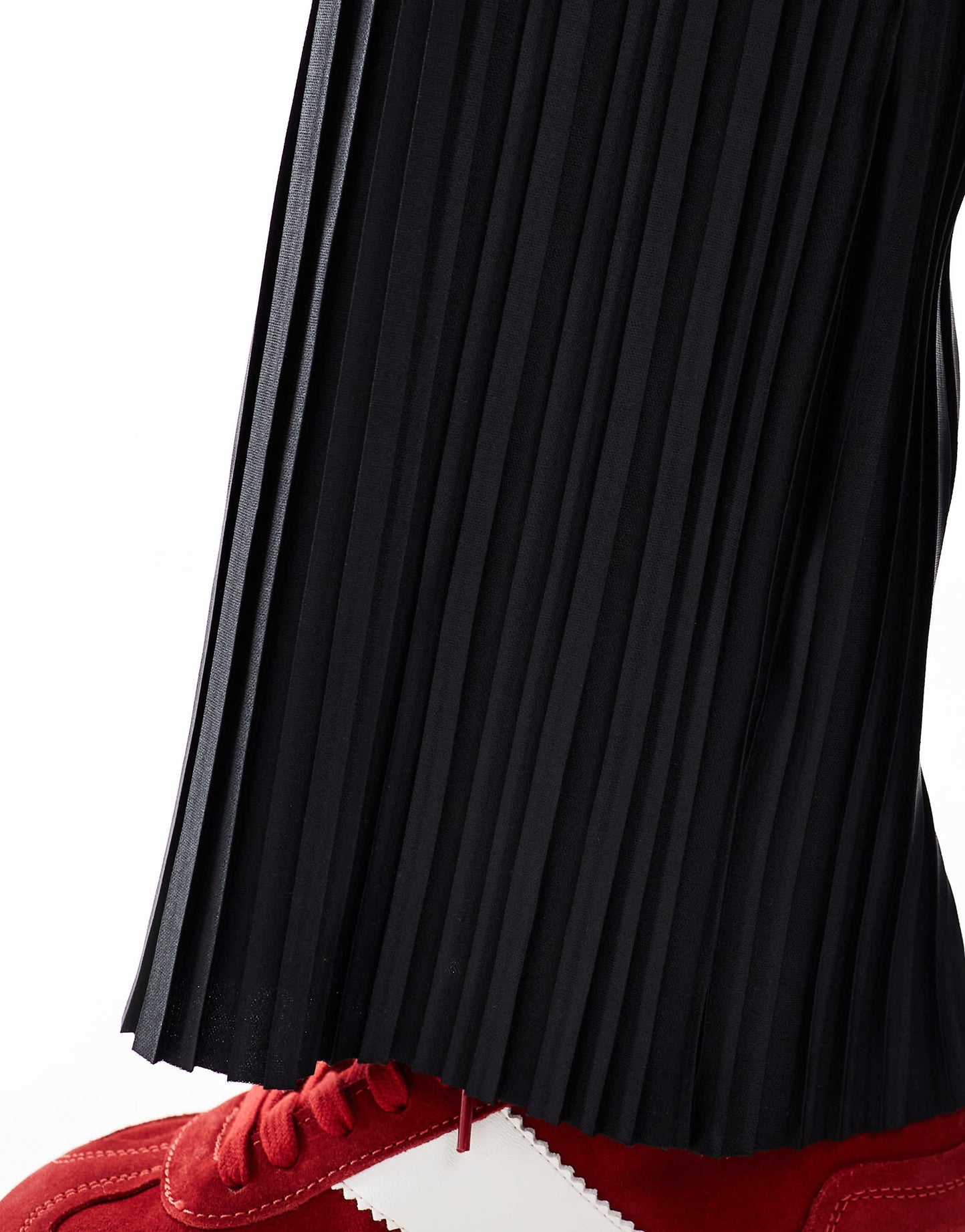 ASOS DESIGN plisse trouser in black