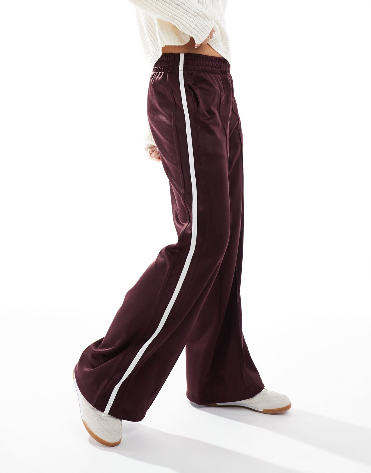 Bershka wide leg piping detail sweatpants in burgundy