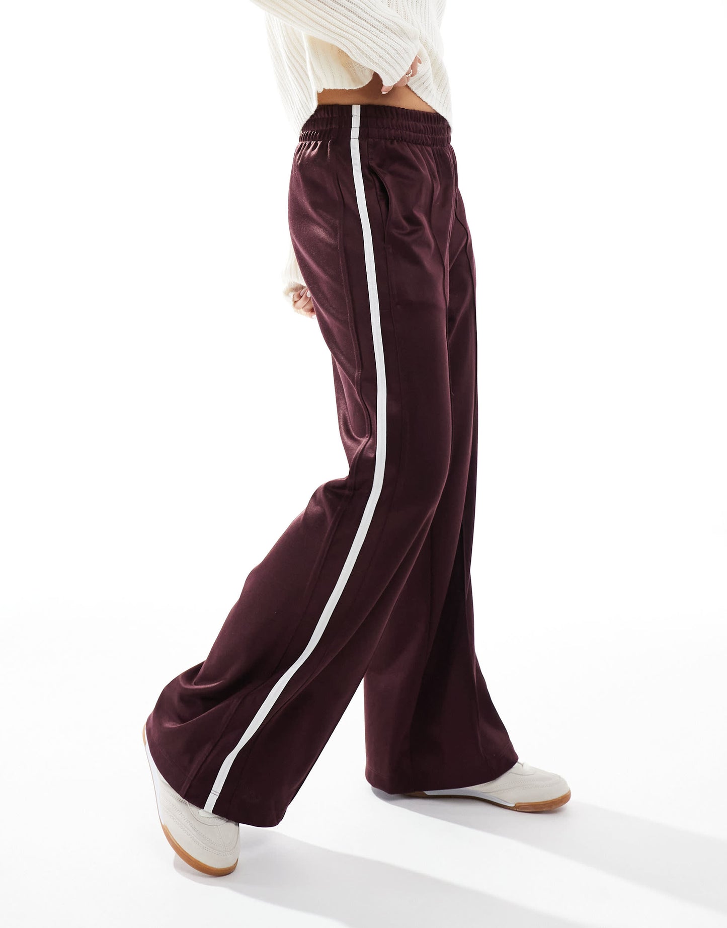 Bershka wide leg piping detail sweatpants in burgundy