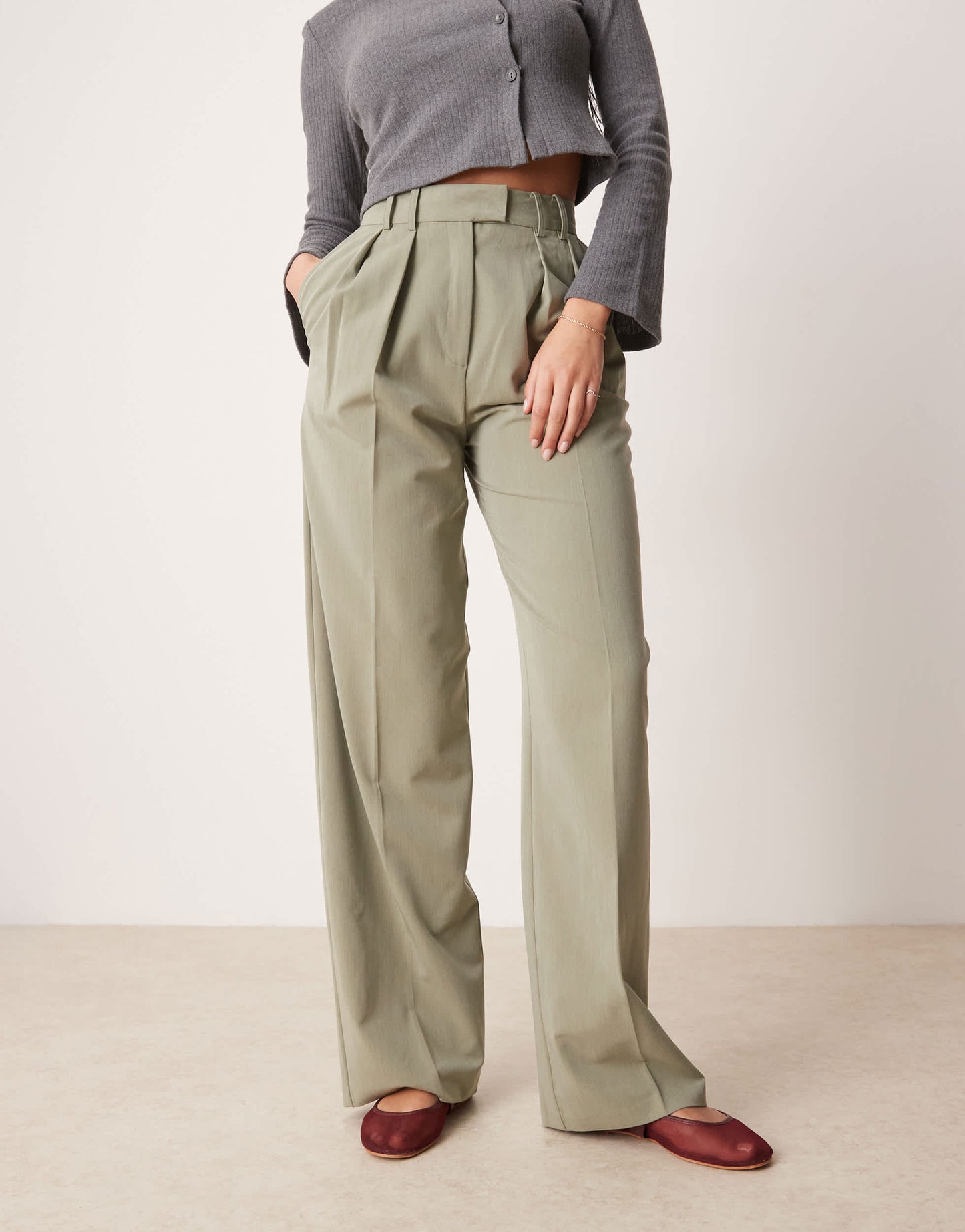 ASOS DESIGN Tall tailored wide leg trousers with pleat detail in pistachio