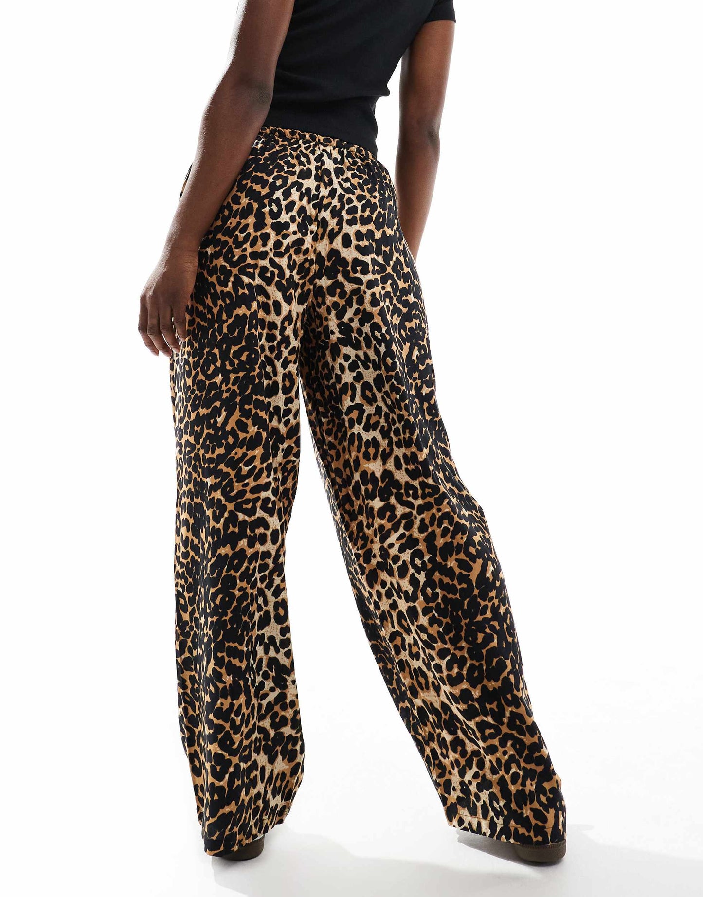 Esmee Exclusive beach trousers in leopard print