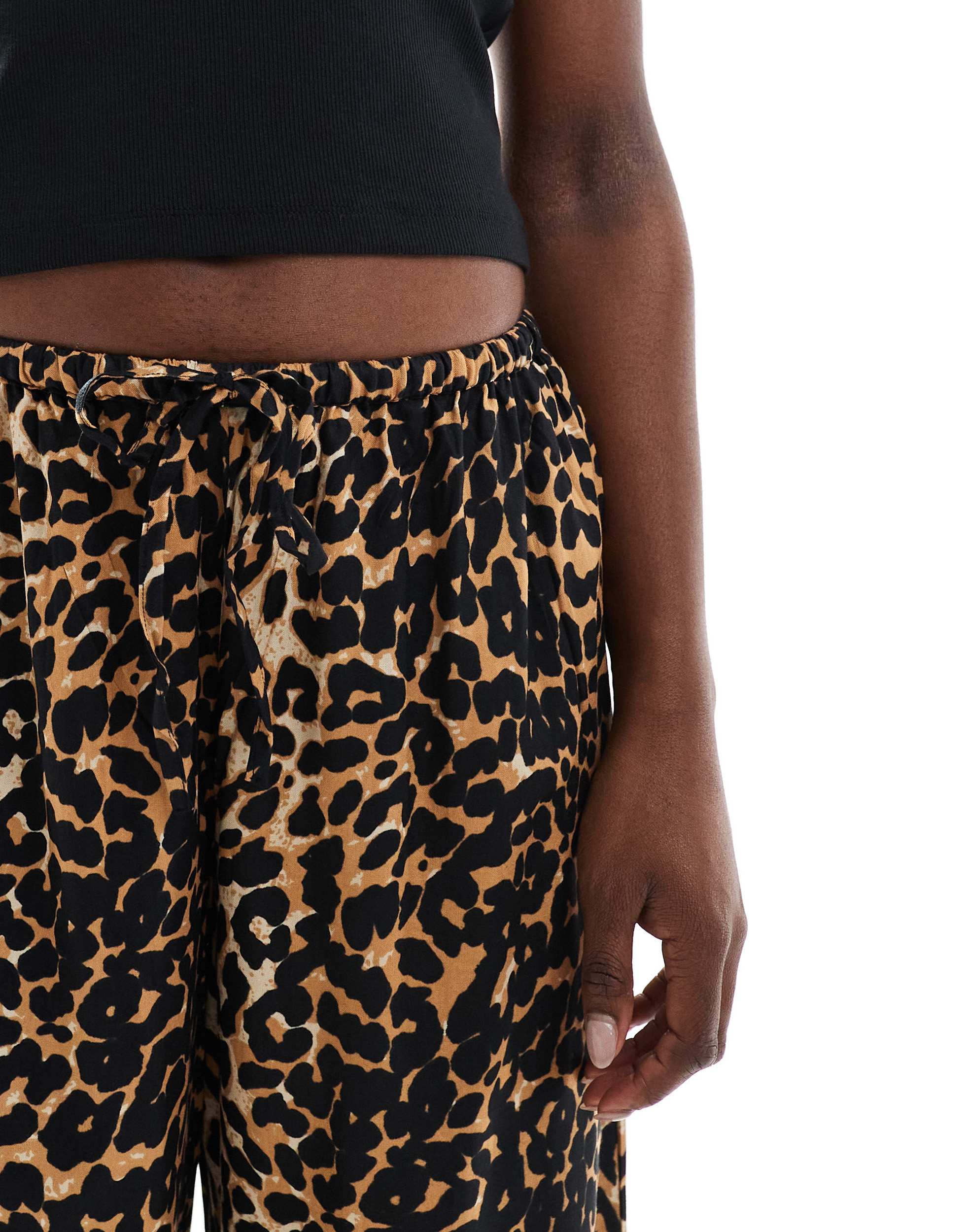 Esmee Exclusive beach trousers in leopard print