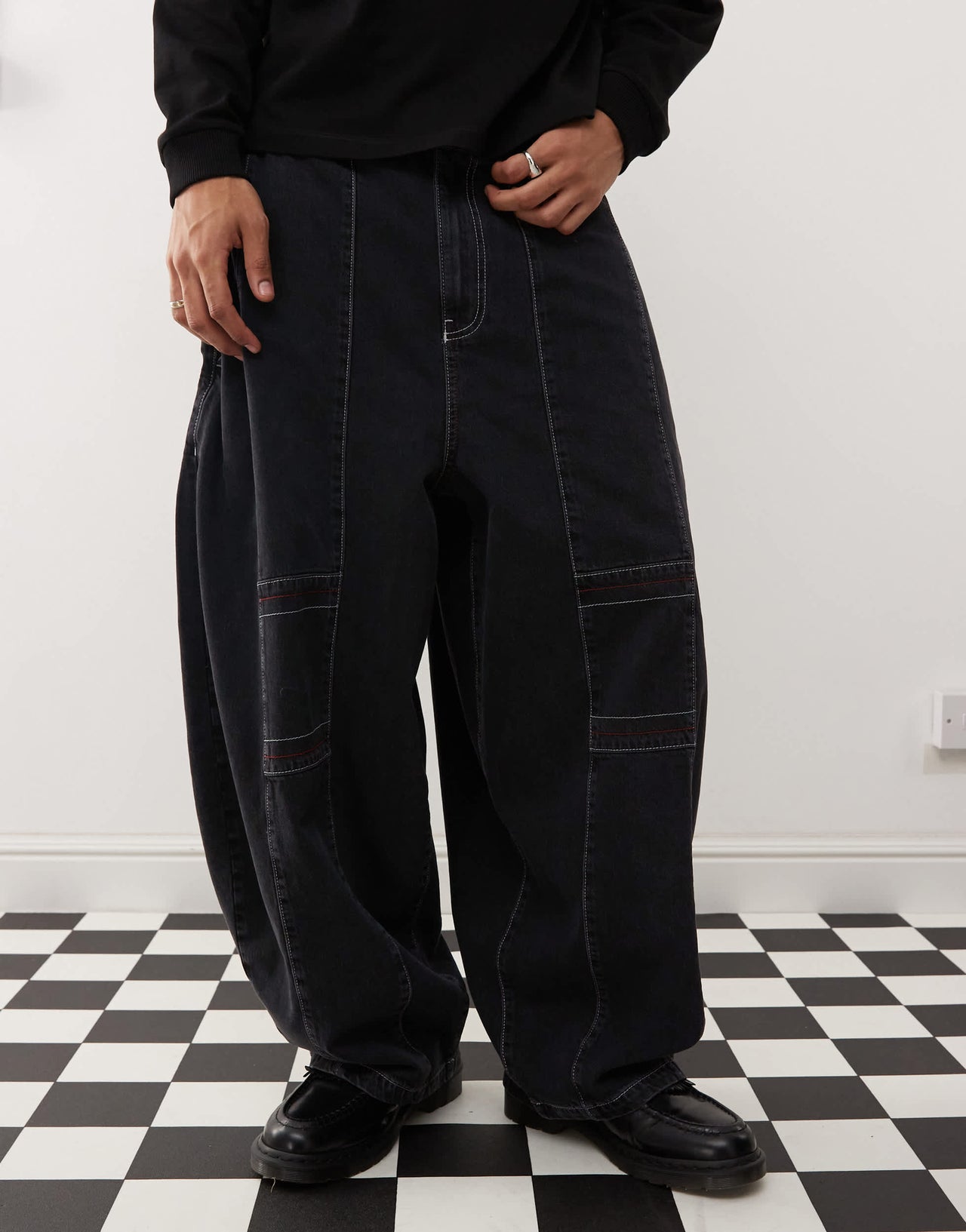 COLLUSION seam detail jogger jeans in black - BLACK