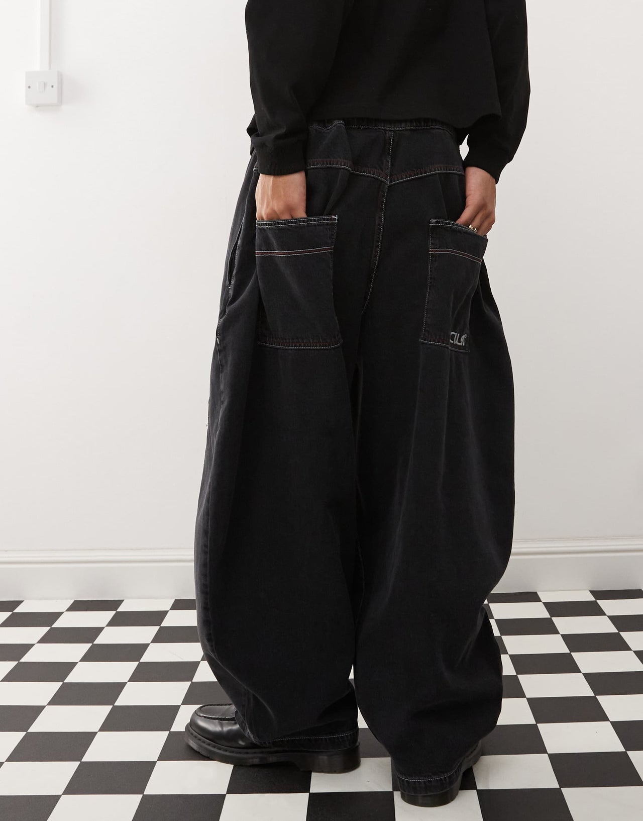 COLLUSION seam detail jogger jeans in black - BLACK